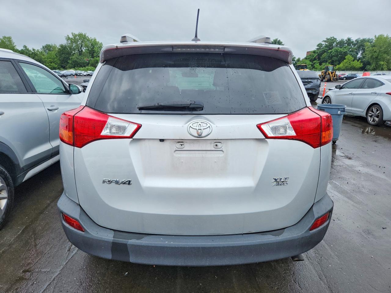 2014 Toyota Rav4 Xle Silver vin: JTMRFREV5EJ002004