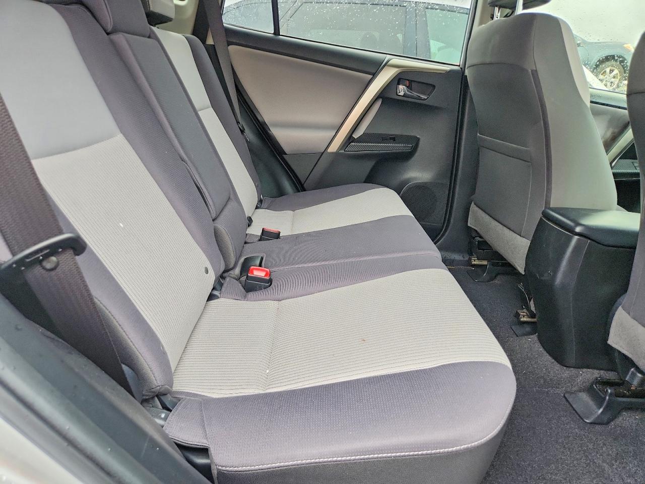 2014 Toyota Rav4 Xle Silver vin: JTMRFREV5EJ002004