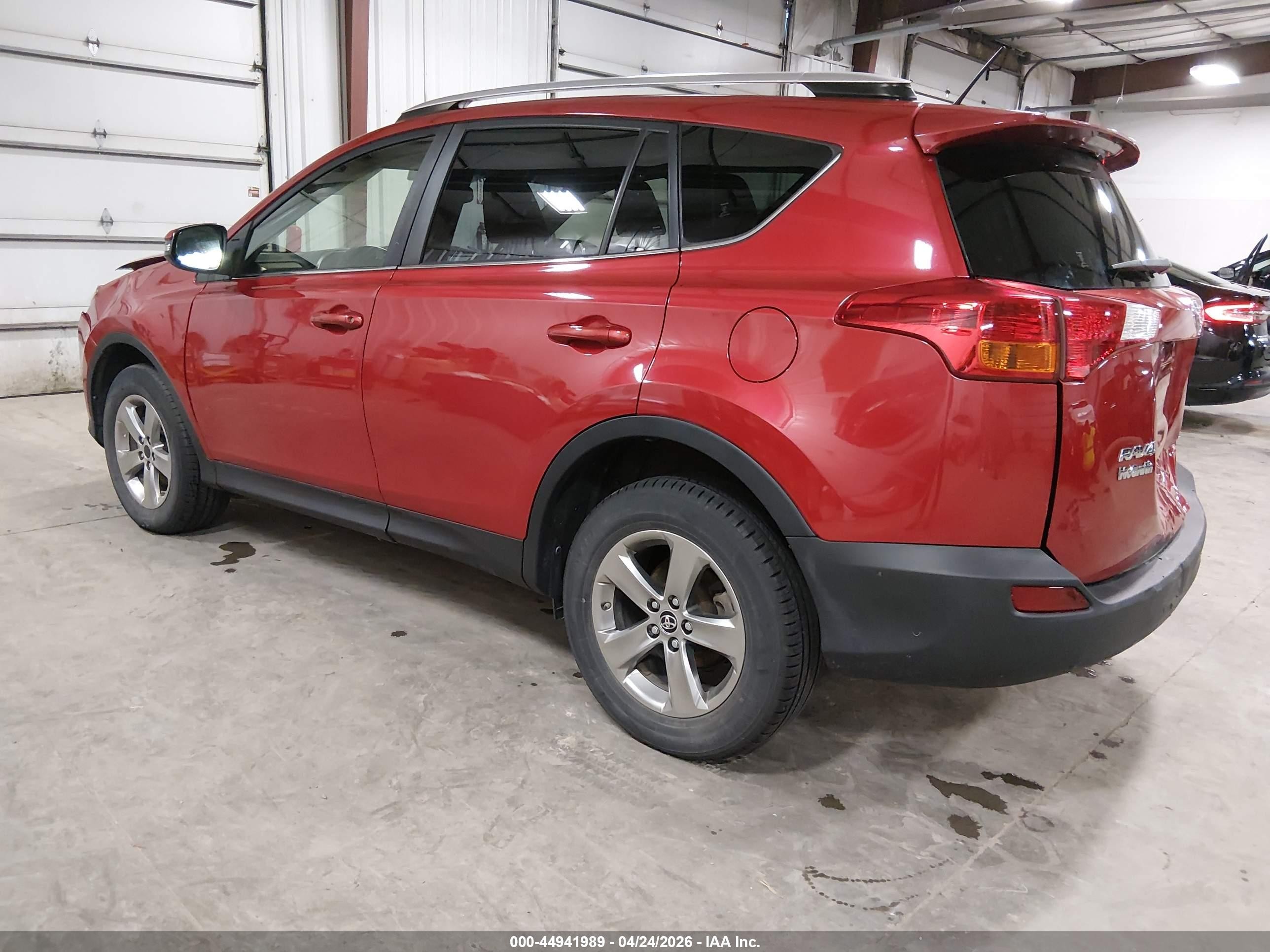2015 Toyota Rav4 Xle Red vin: JTMRFREV5FD146281
