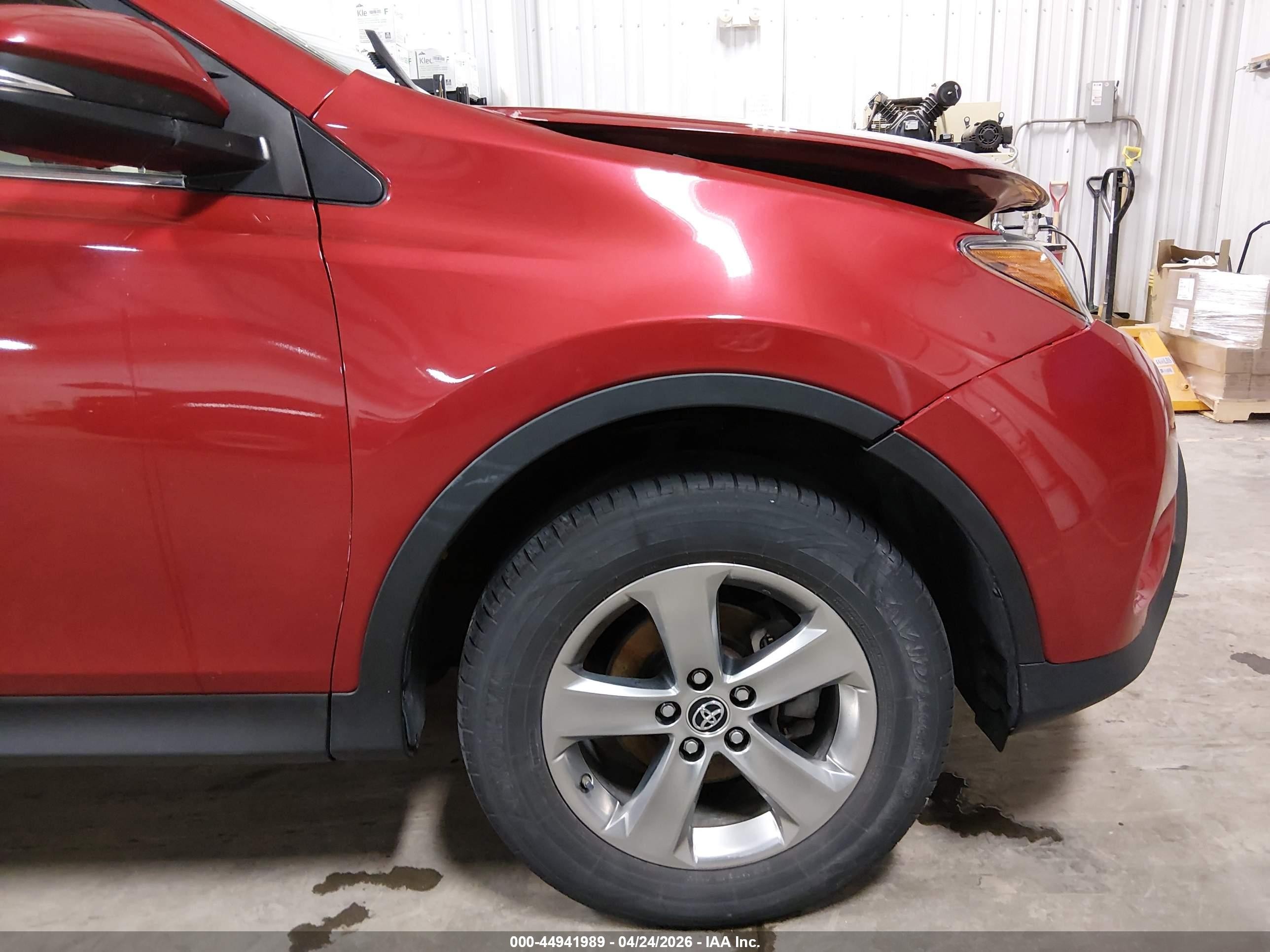 2015 Toyota Rav4 Xle Red vin: JTMRFREV5FD146281