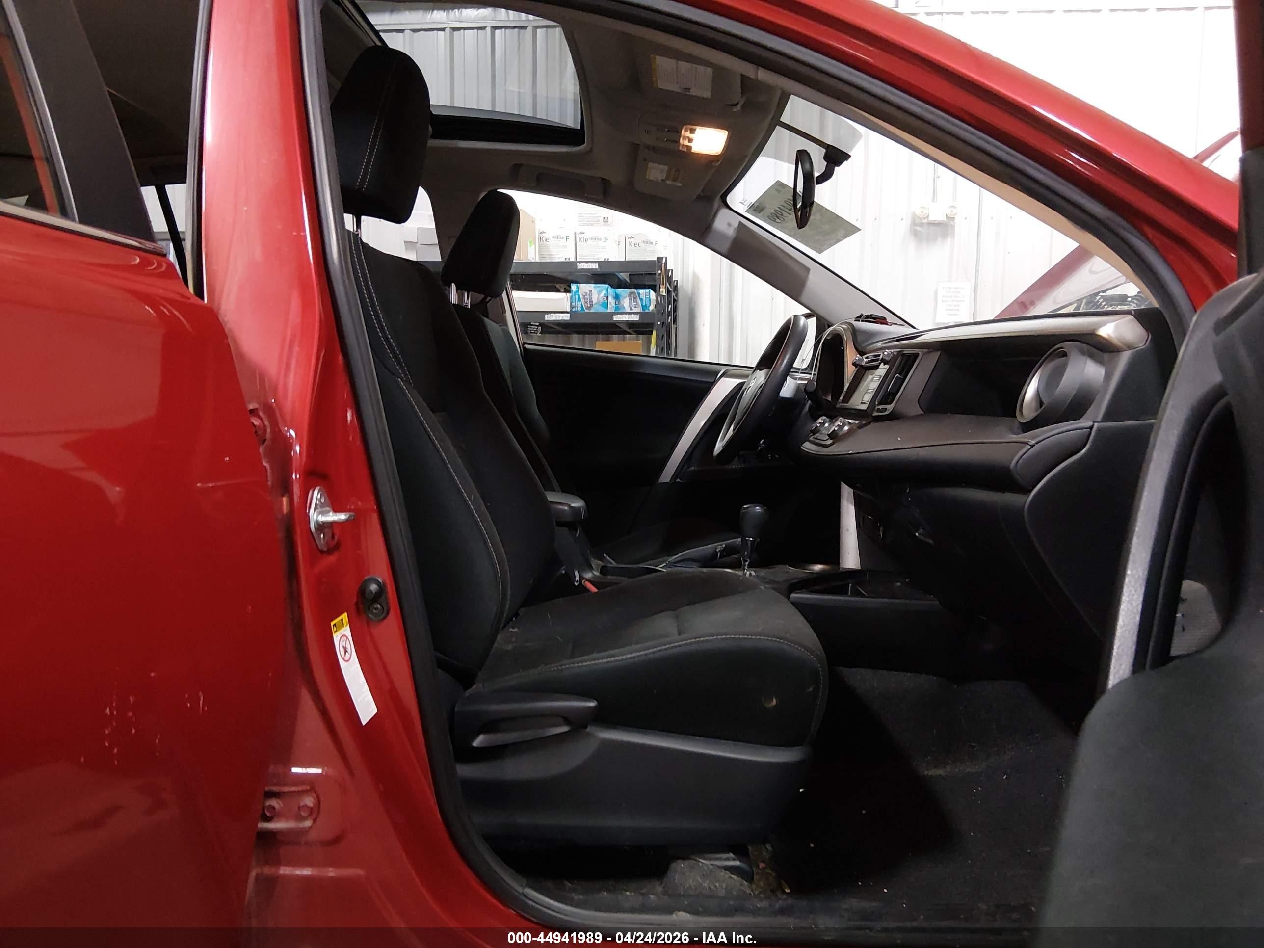 2015 Toyota Rav4 Xle Red vin: JTMRFREV5FD146281
