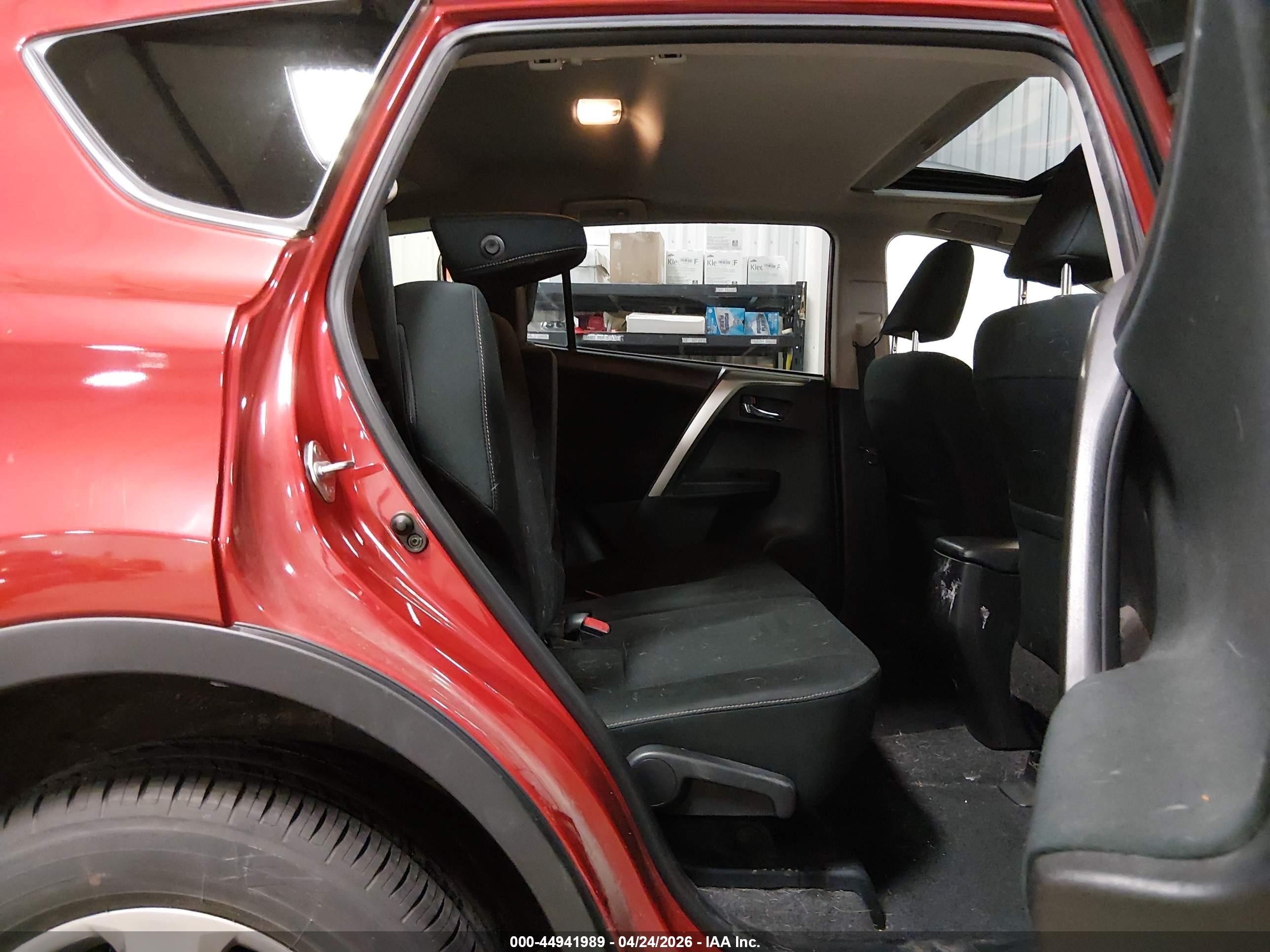 2015 Toyota Rav4 Xle Red vin: JTMRFREV5FD146281