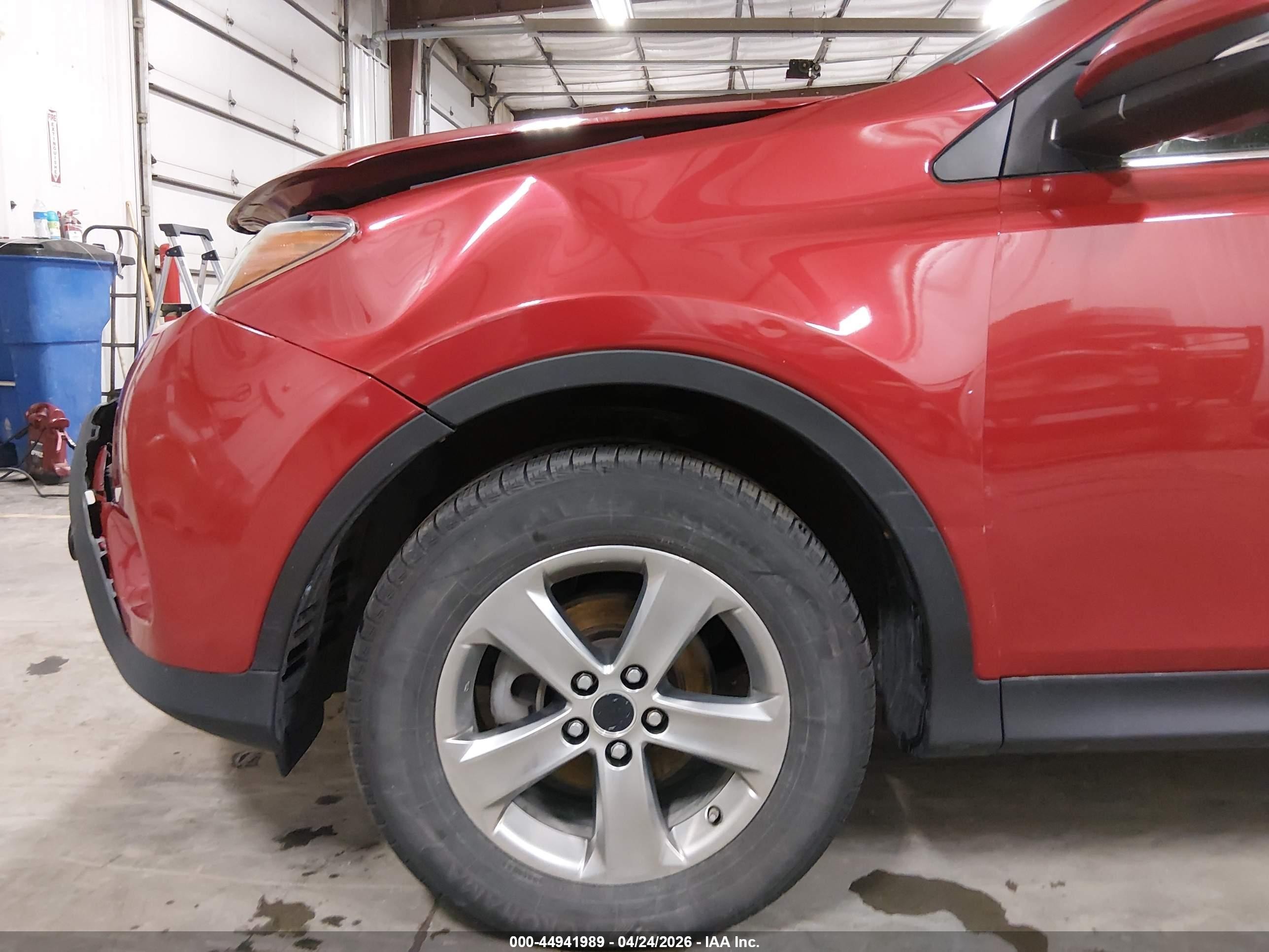 2015 Toyota Rav4 Xle Red vin: JTMRFREV5FD146281