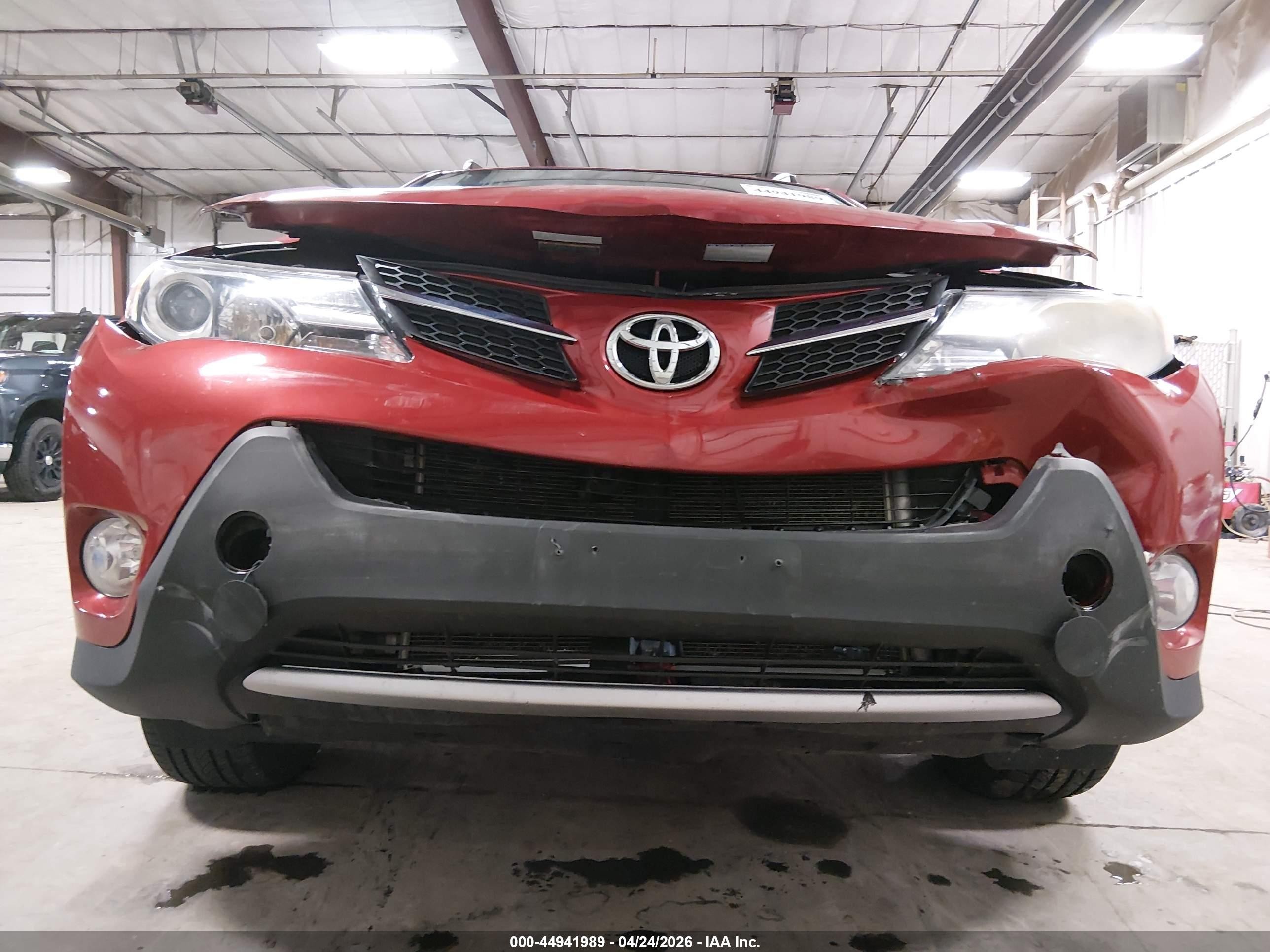 2015 Toyota Rav4 Xle Red vin: JTMRFREV5FD146281