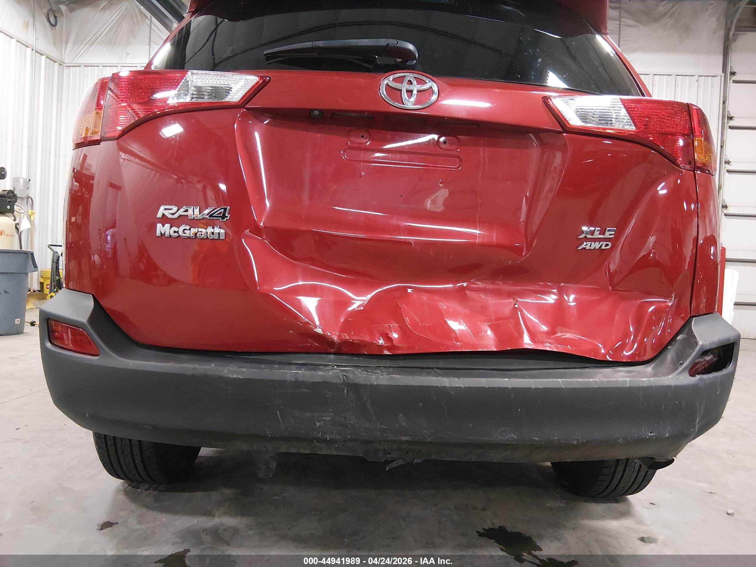 2015 Toyota Rav4 Xle Red vin: JTMRFREV5FD146281
