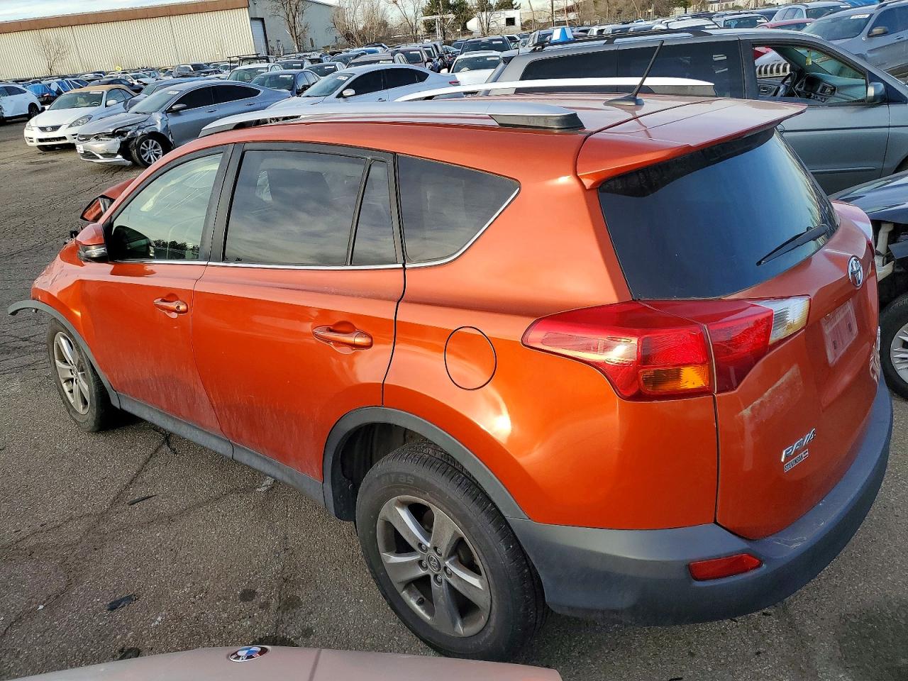 2015 Toyota Rav4 Xle Orange vin: JTMRFREV5FD151626