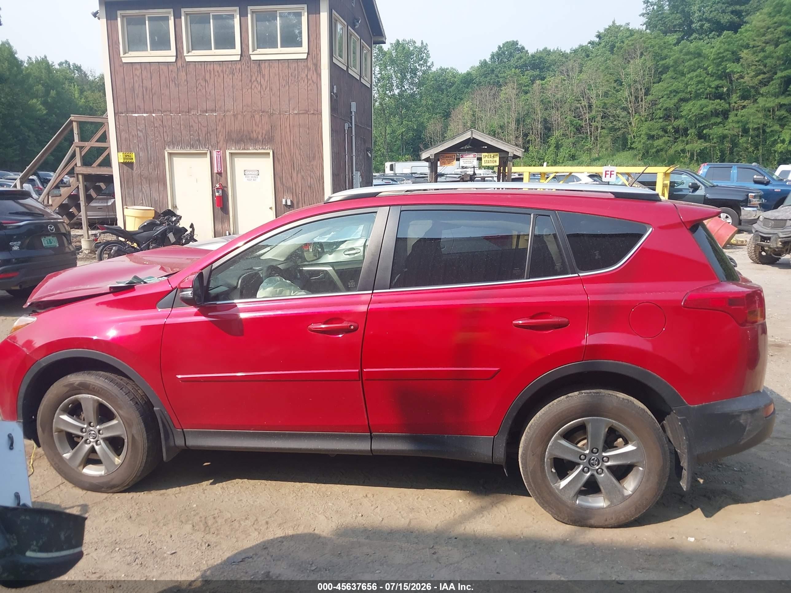 2015 Toyota Rav4 Xle Red vin: JTMRFREV5FD173612