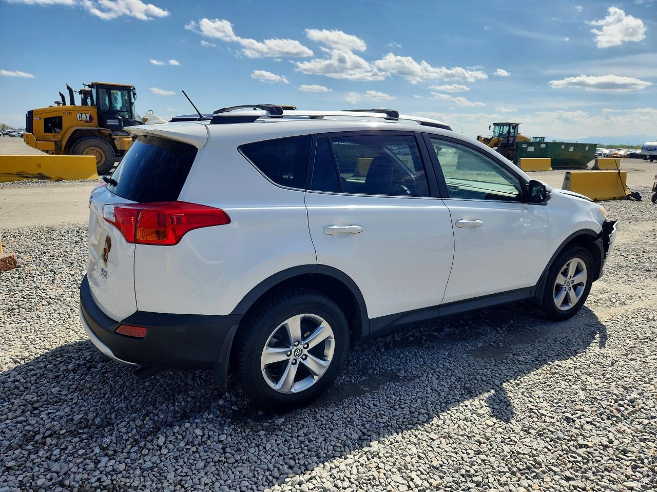 2015 Toyota Rav4 Xle White vin: JTMRFREV5FJ032816