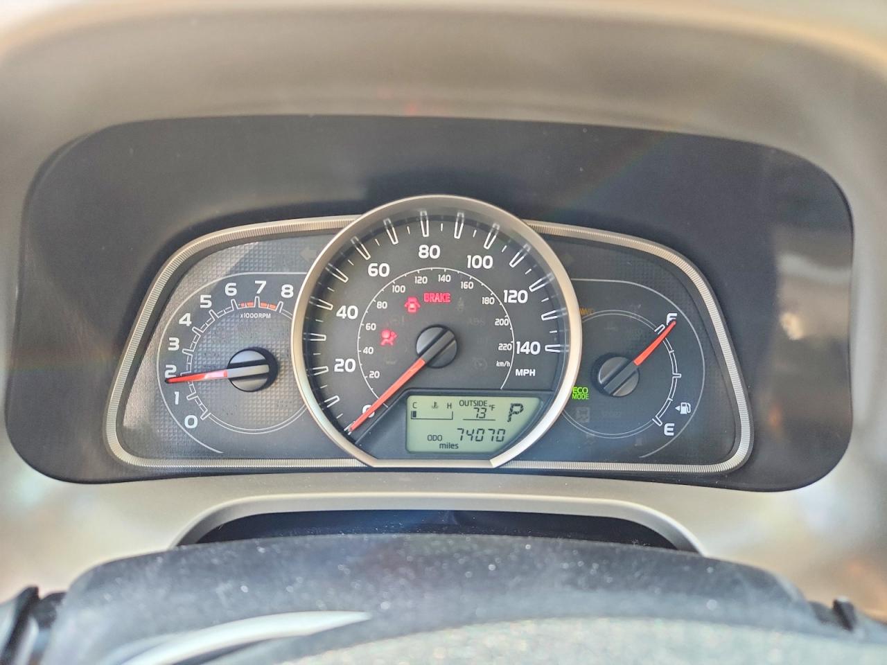 2015 Toyota Rav4 Xle White vin: JTMRFREV5FJ032816