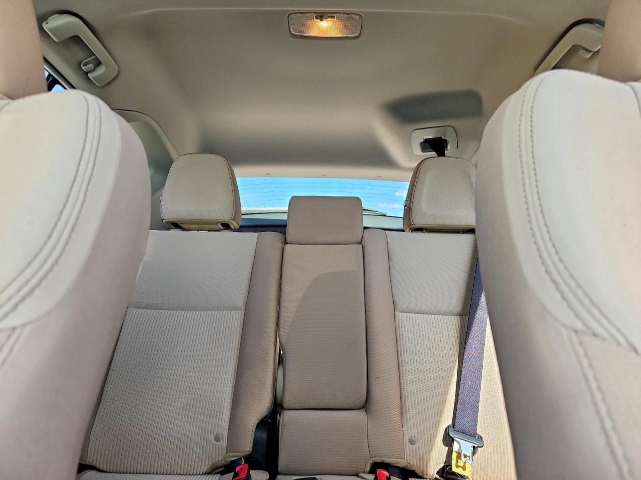 2015 Toyota Rav4 Xle White vin: JTMRFREV5FJ032816