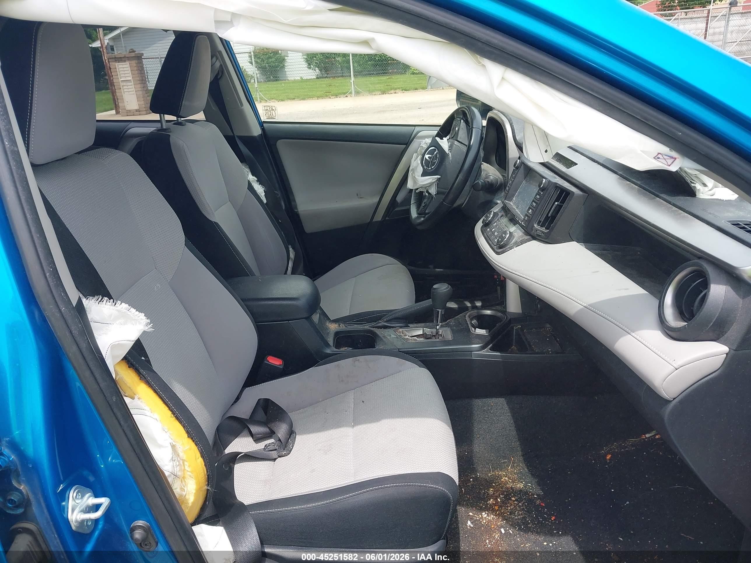 2017 Toyota Rav4 Xle Blue vin: JTMRFREV5HD199646
