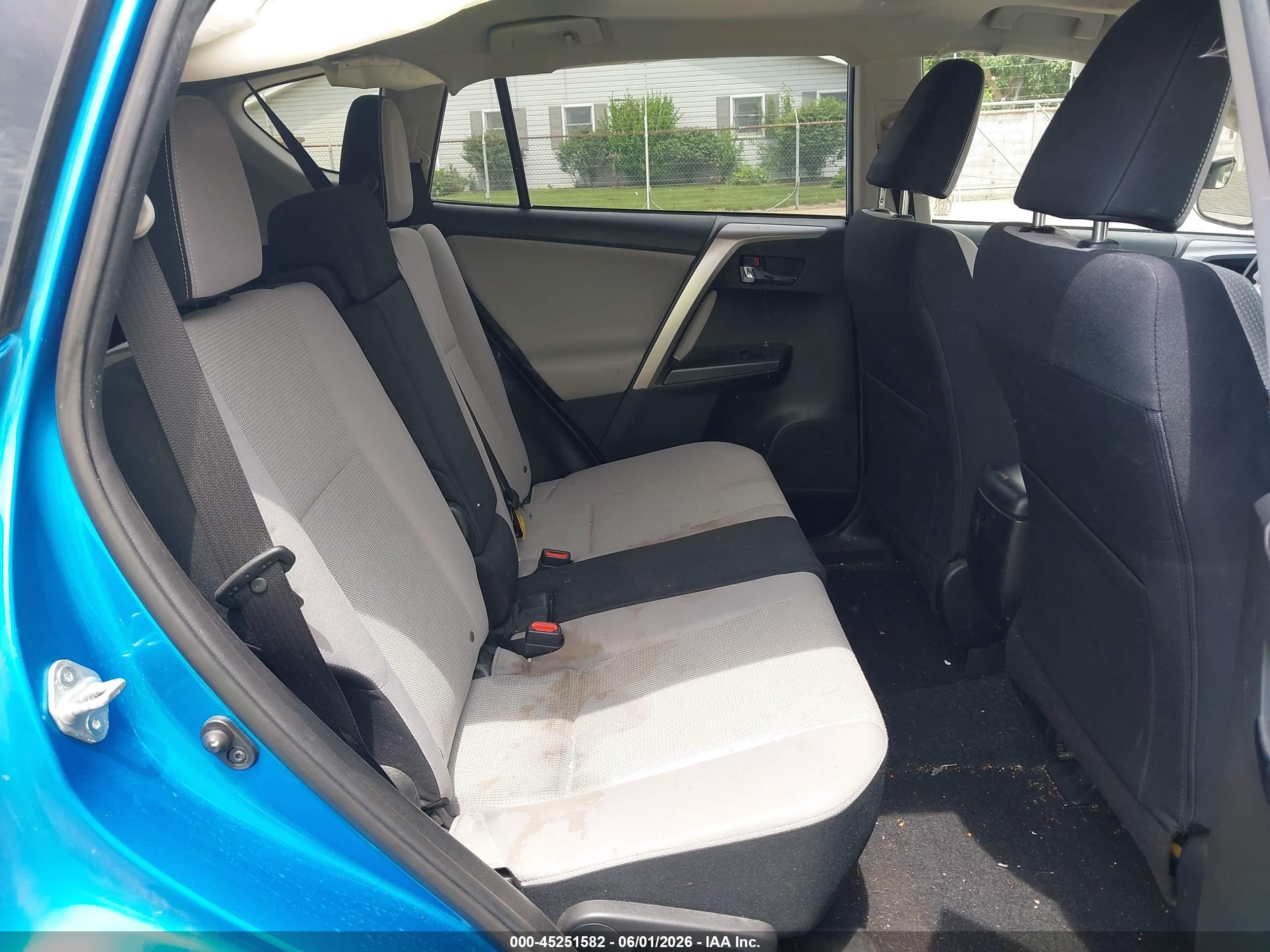 2017 Toyota Rav4 Xle Blue vin: JTMRFREV5HD199646