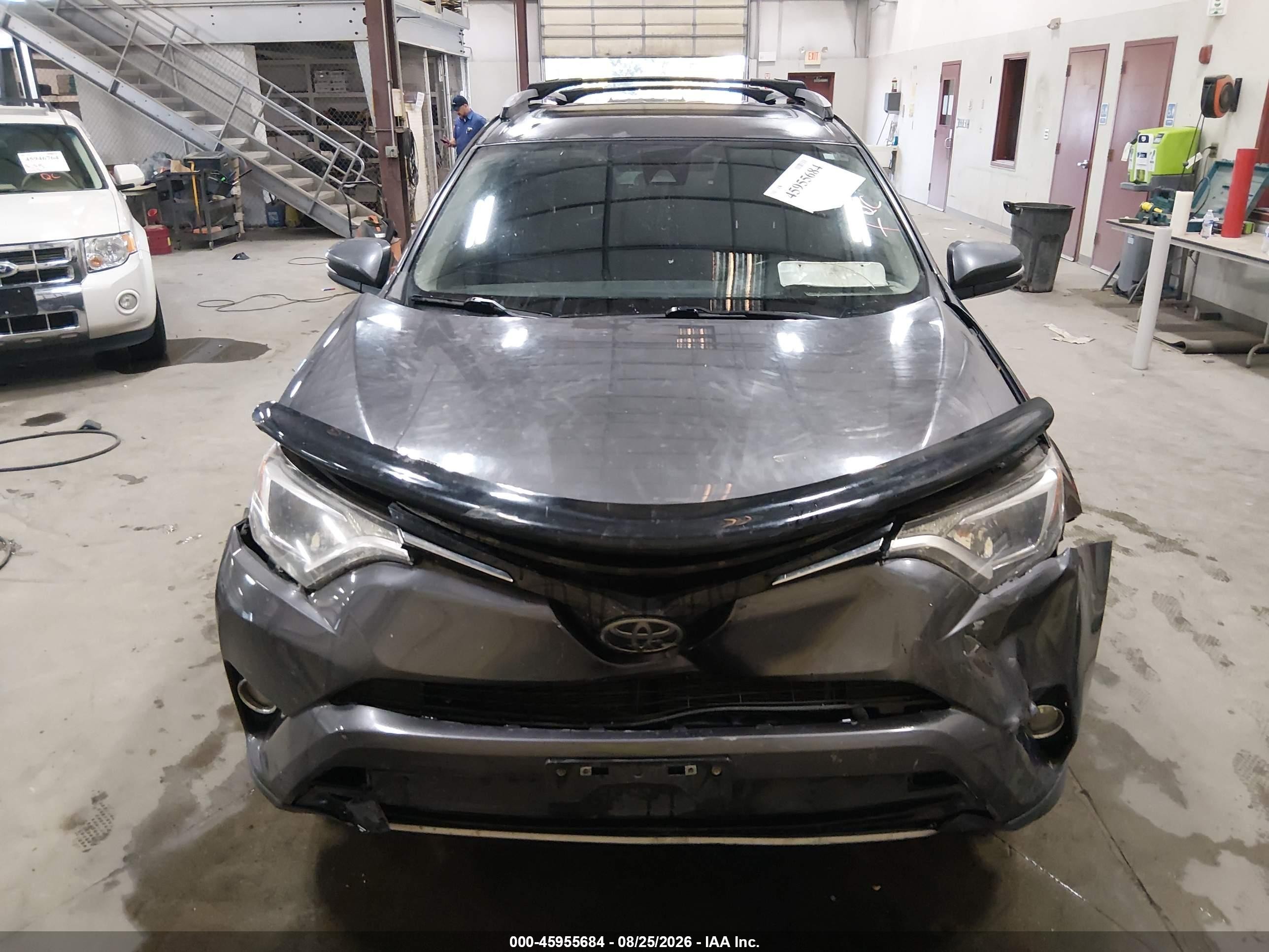 2017 Toyota Rav4 Xle Gray vin: JTMRFREV5HJ118131