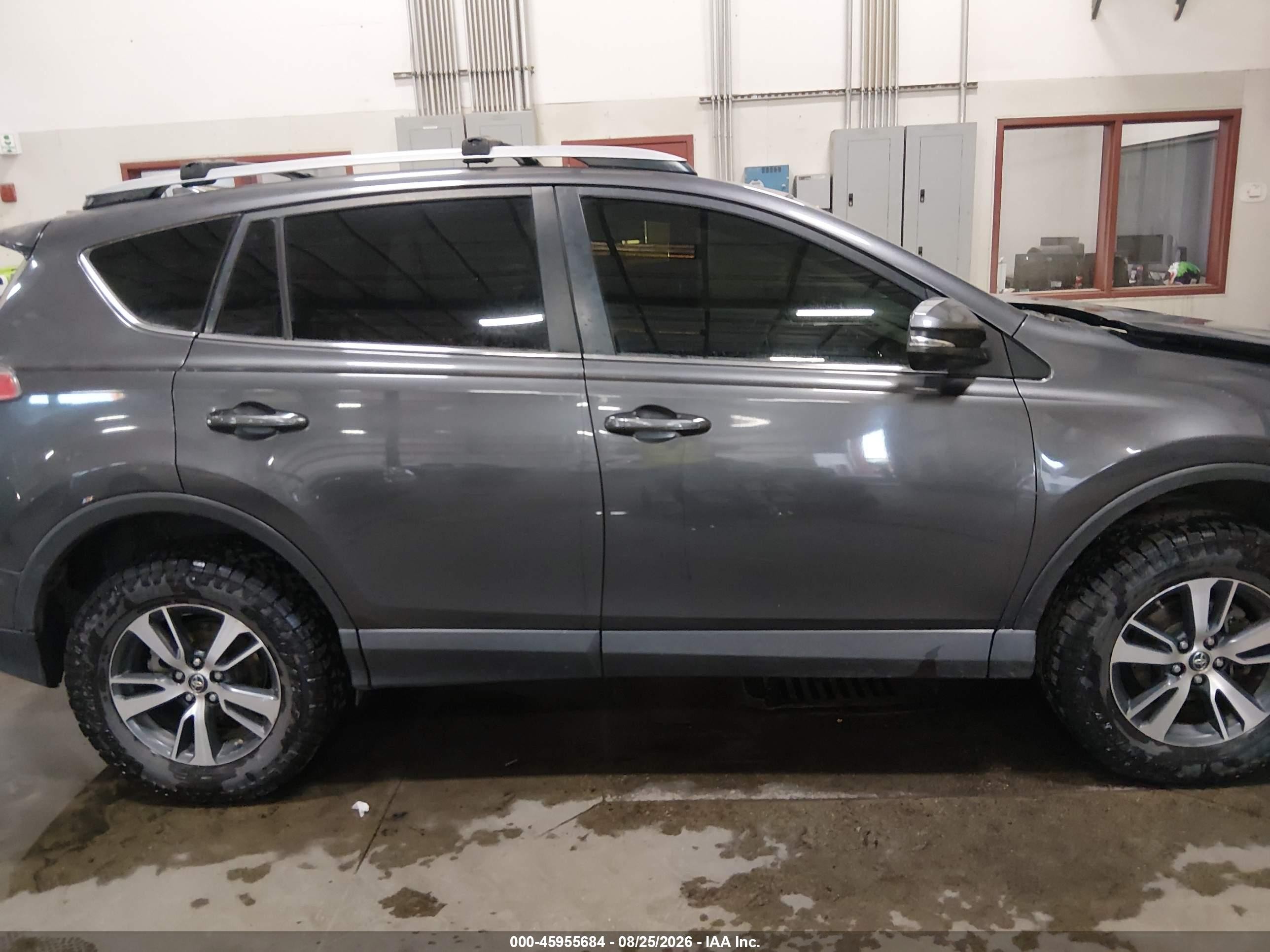 2017 Toyota Rav4 Xle Gray vin: JTMRFREV5HJ118131