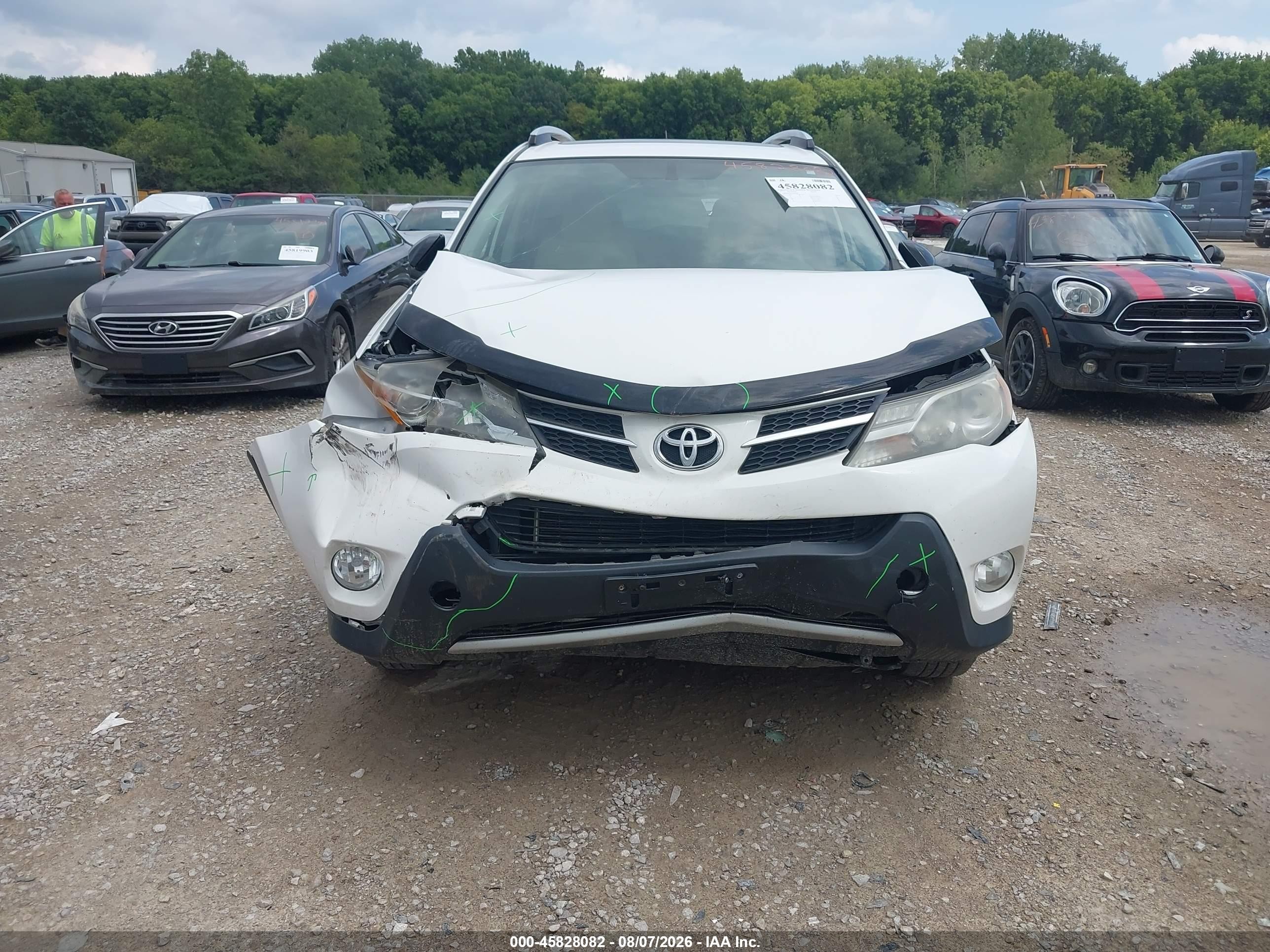 2013 Toyota Rav4 Xle White vin: JTMRFREV6D5005288