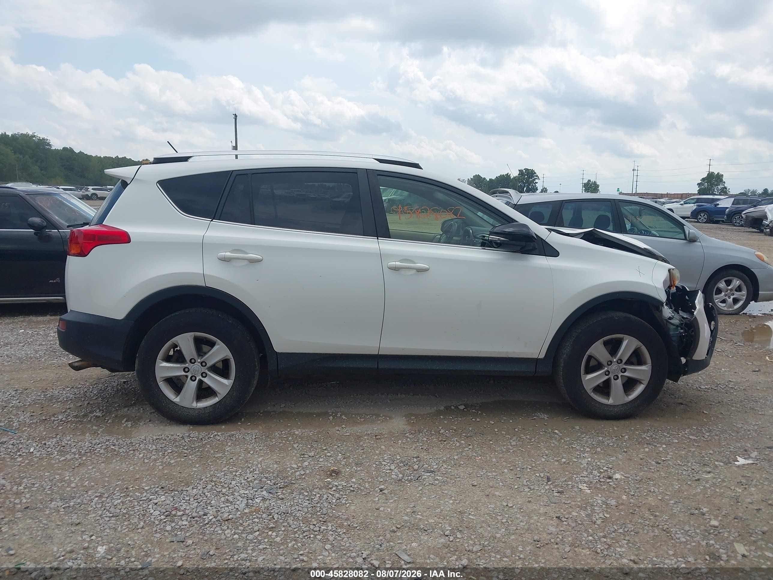 2013 Toyota Rav4 Xle White vin: JTMRFREV6D5005288