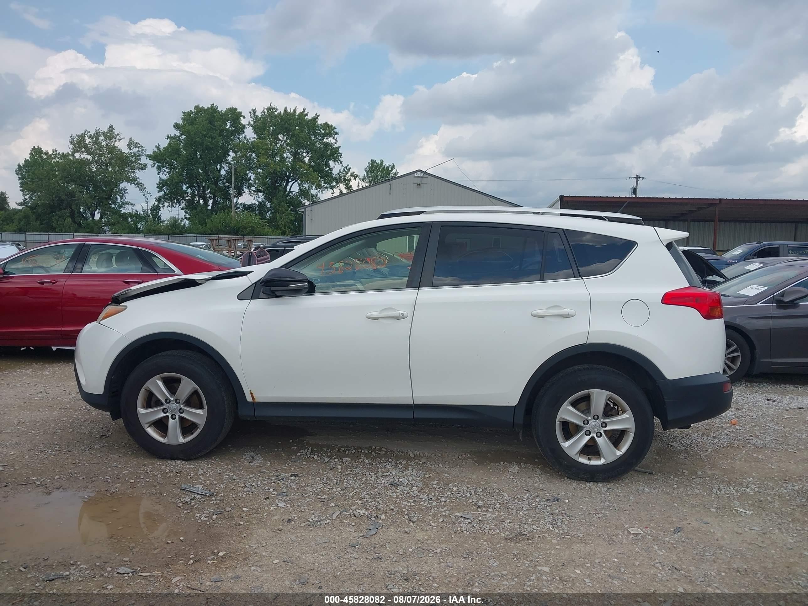 2013 Toyota Rav4 Xle White vin: JTMRFREV6D5005288