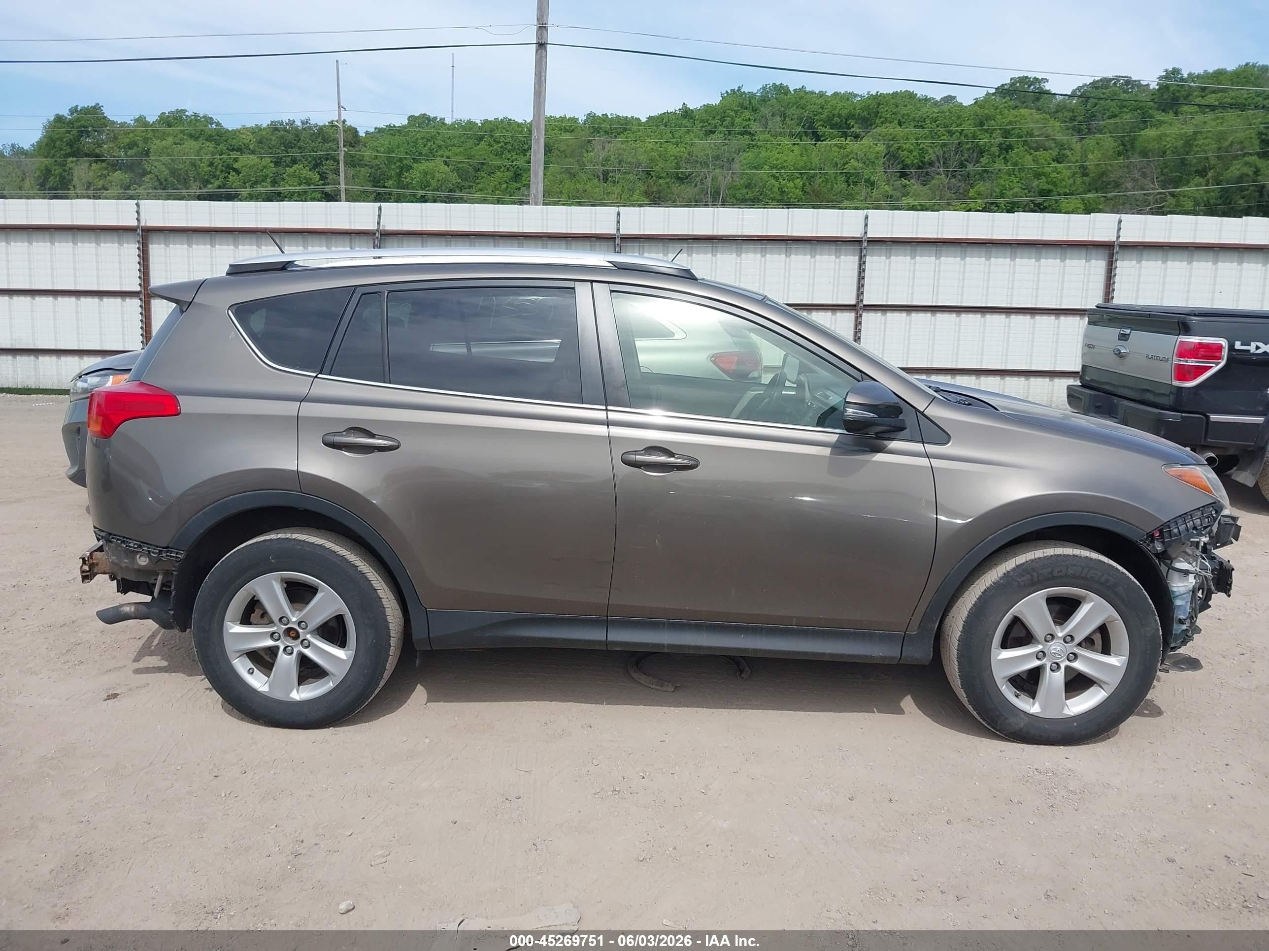 2014 Toyota Rav4 Xle Gray vin: JTMRFREV6ED049704