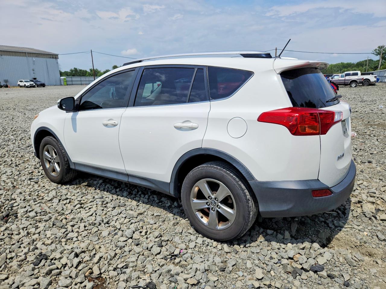 2015 Toyota Rav4 Xle Белый vin: JTMRFREV6FD099570