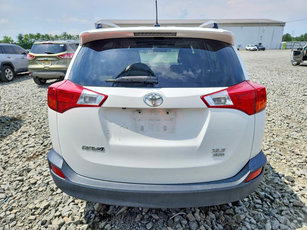 2015 Toyota Rav4 Xle Белый vin: JTMRFREV6FD099570