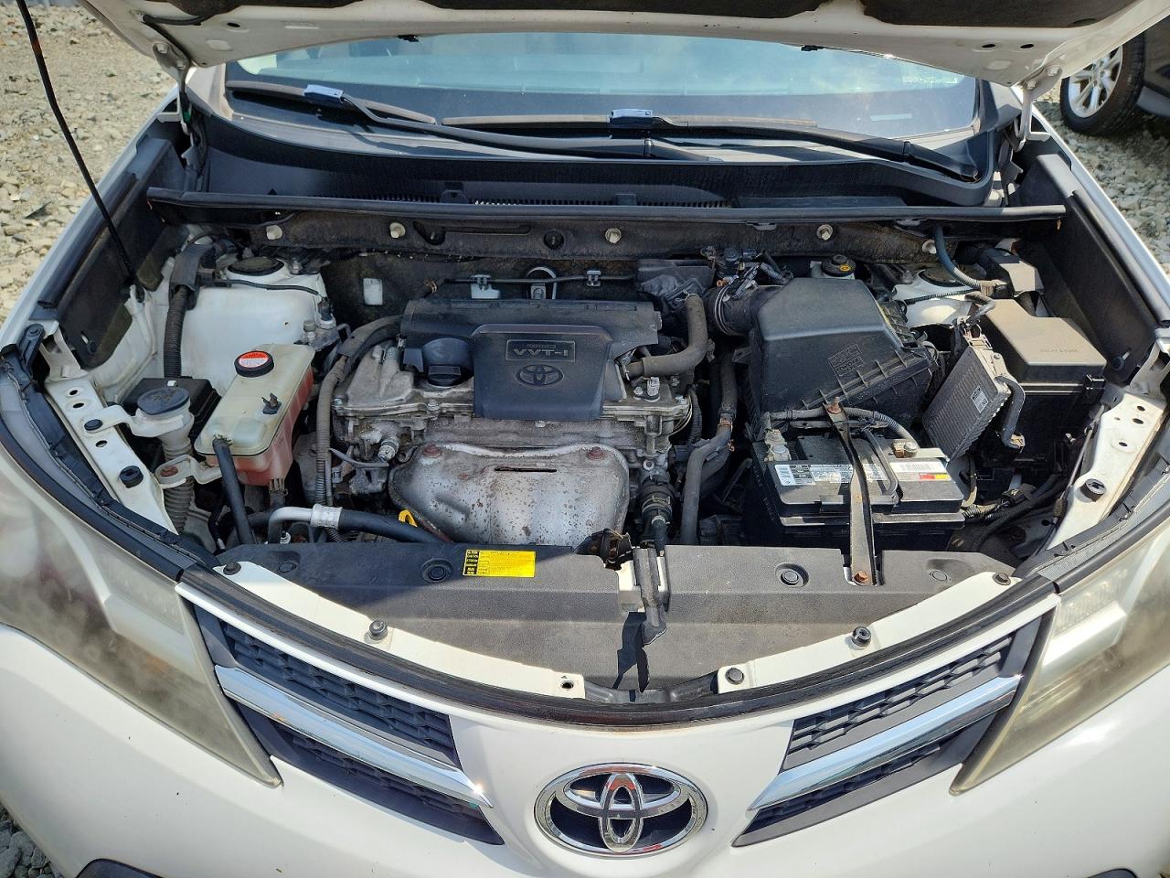2015 Toyota Rav4 Xle Белый vin: JTMRFREV6FD099570
