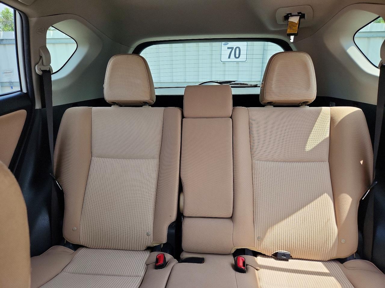 2015 Toyota Rav4 Xle Белый vin: JTMRFREV6FD099570