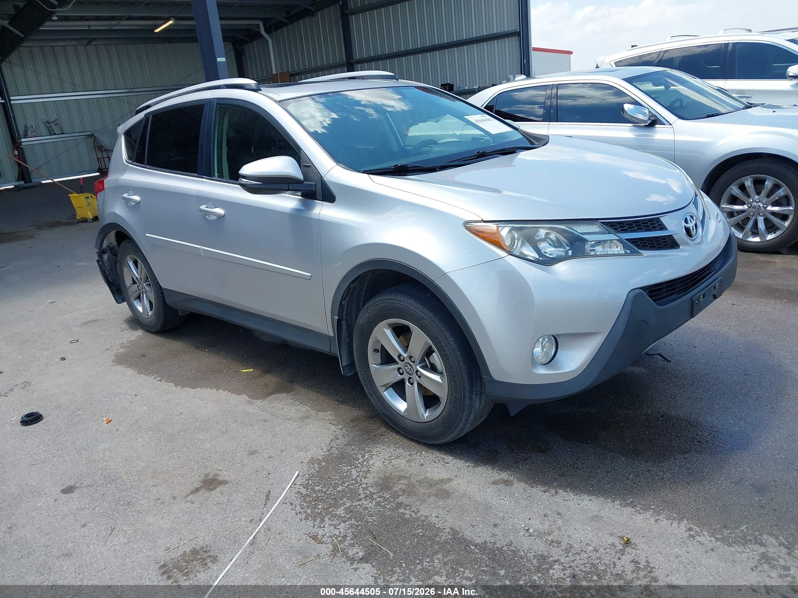2015 Toyota Rav4 Xle Silver vin: JTMRFREV6FD103648
