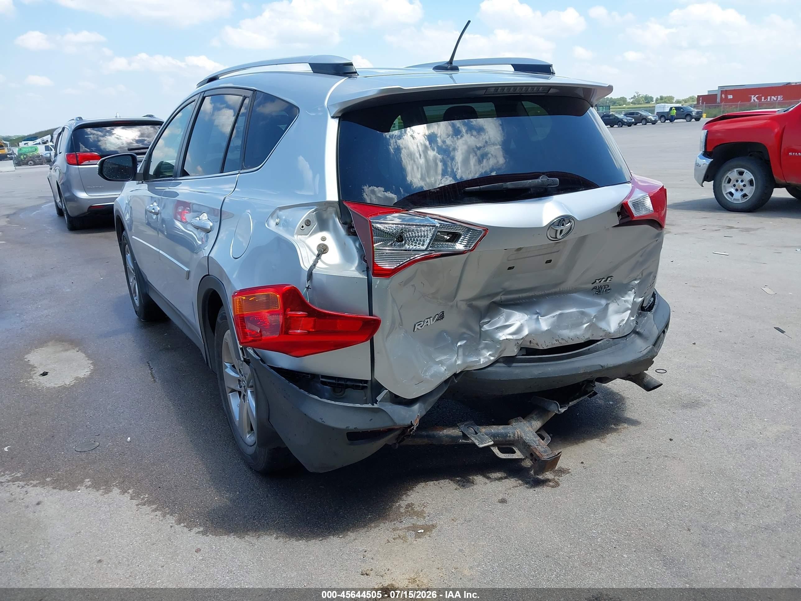2015 Toyota Rav4 Xle Silver vin: JTMRFREV6FD103648