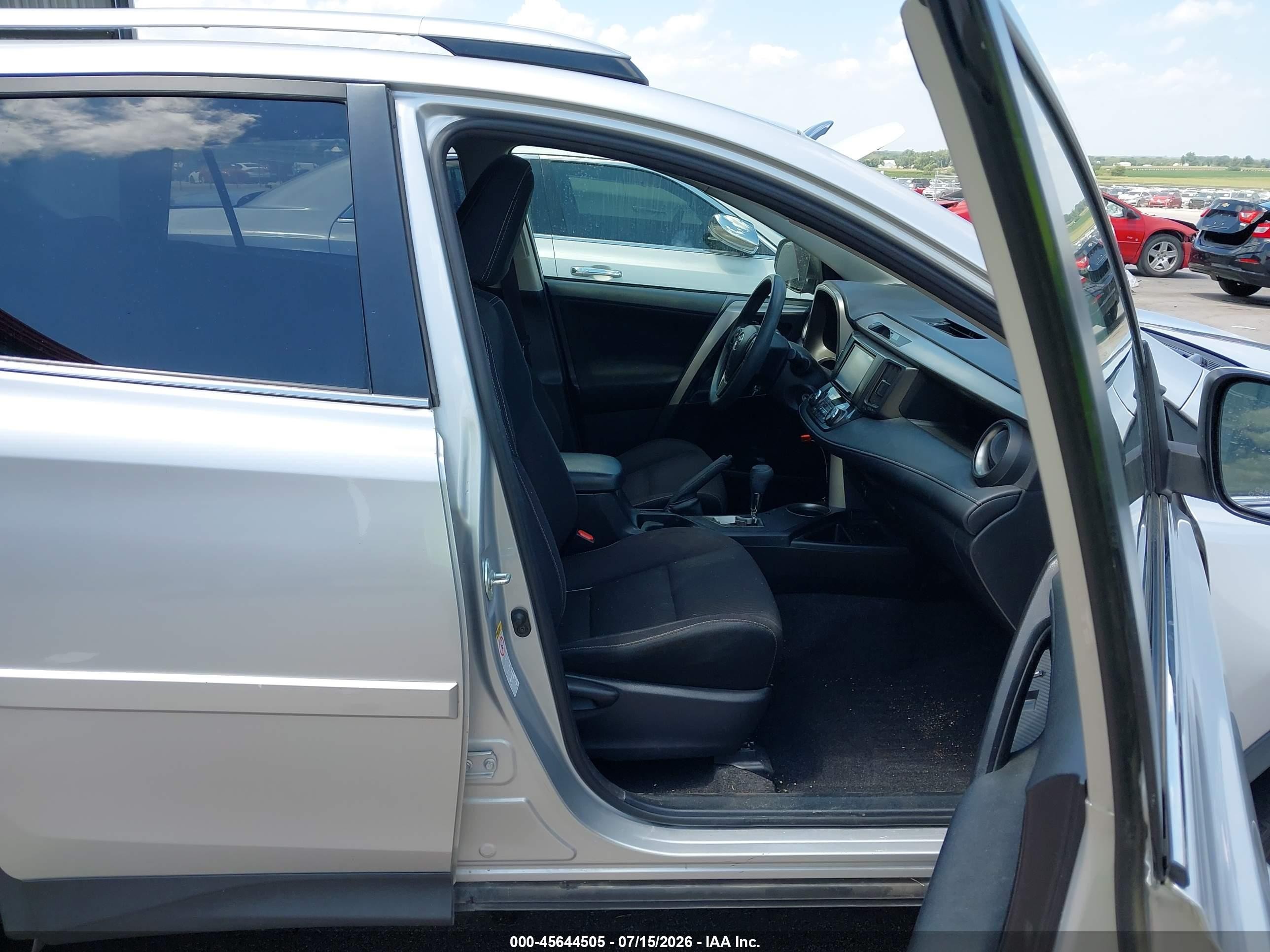 2015 Toyota Rav4 Xle Silver vin: JTMRFREV6FD103648