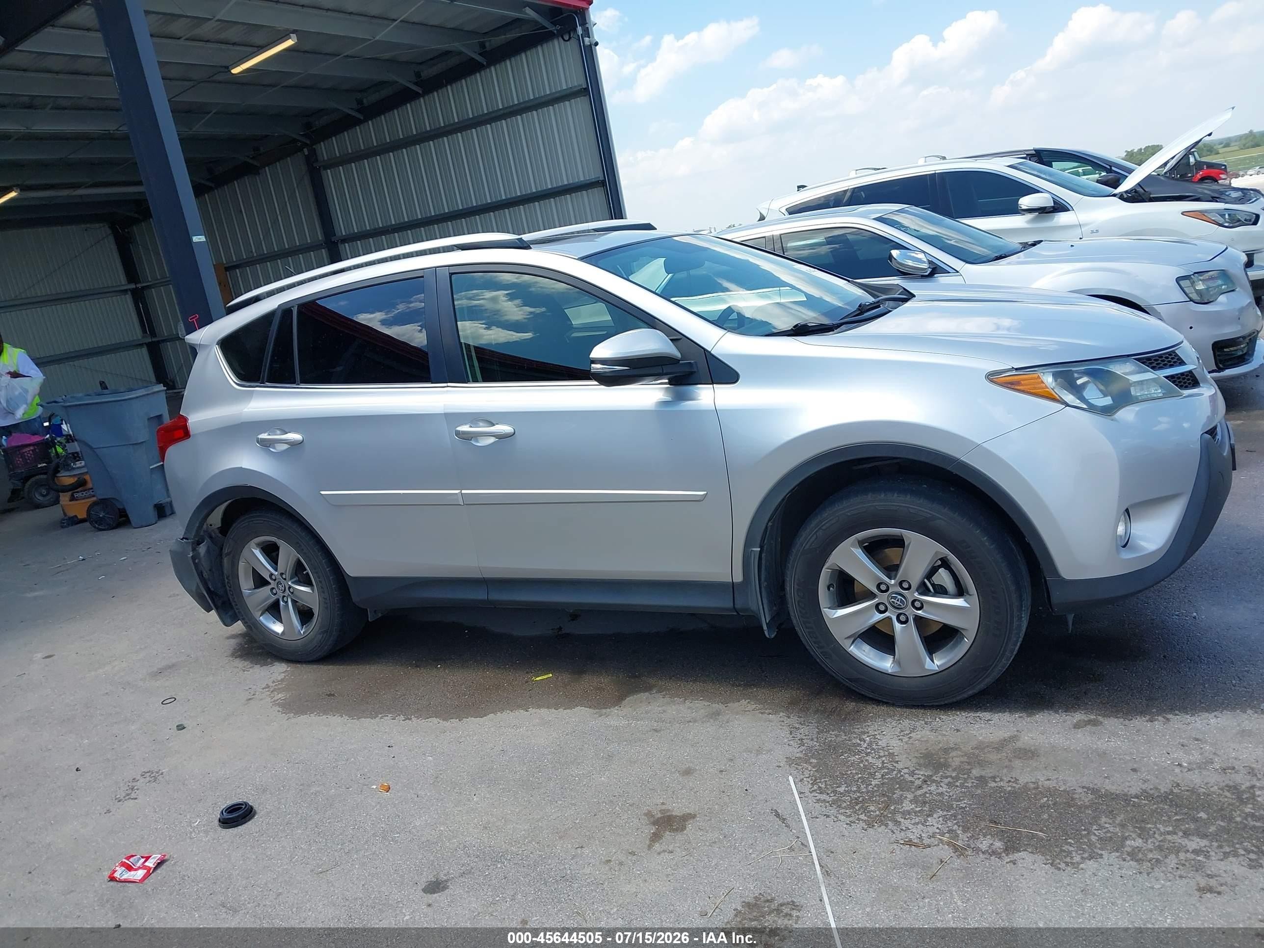 2015 Toyota Rav4 Xle Silver vin: JTMRFREV6FD103648