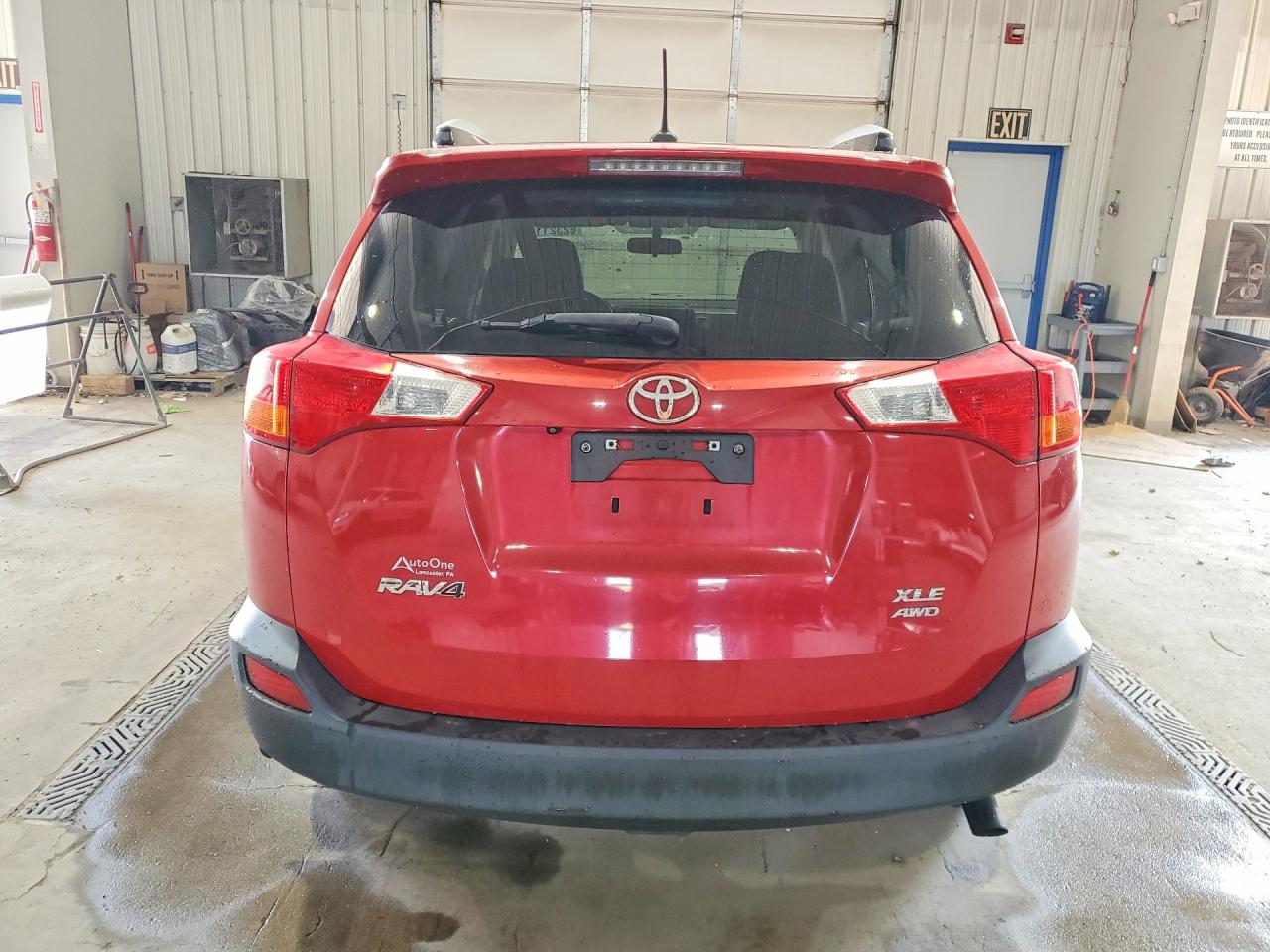 2015 Toyota Rav4 Xle Red vin: JTMRFREV6FD134138