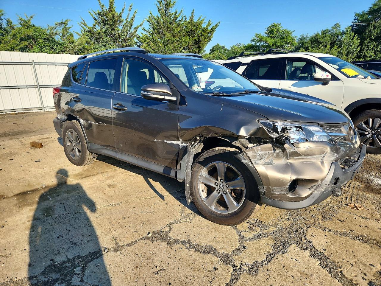 2015 Toyota Rav4 Xle Gray vin: JTMRFREV6FD156382