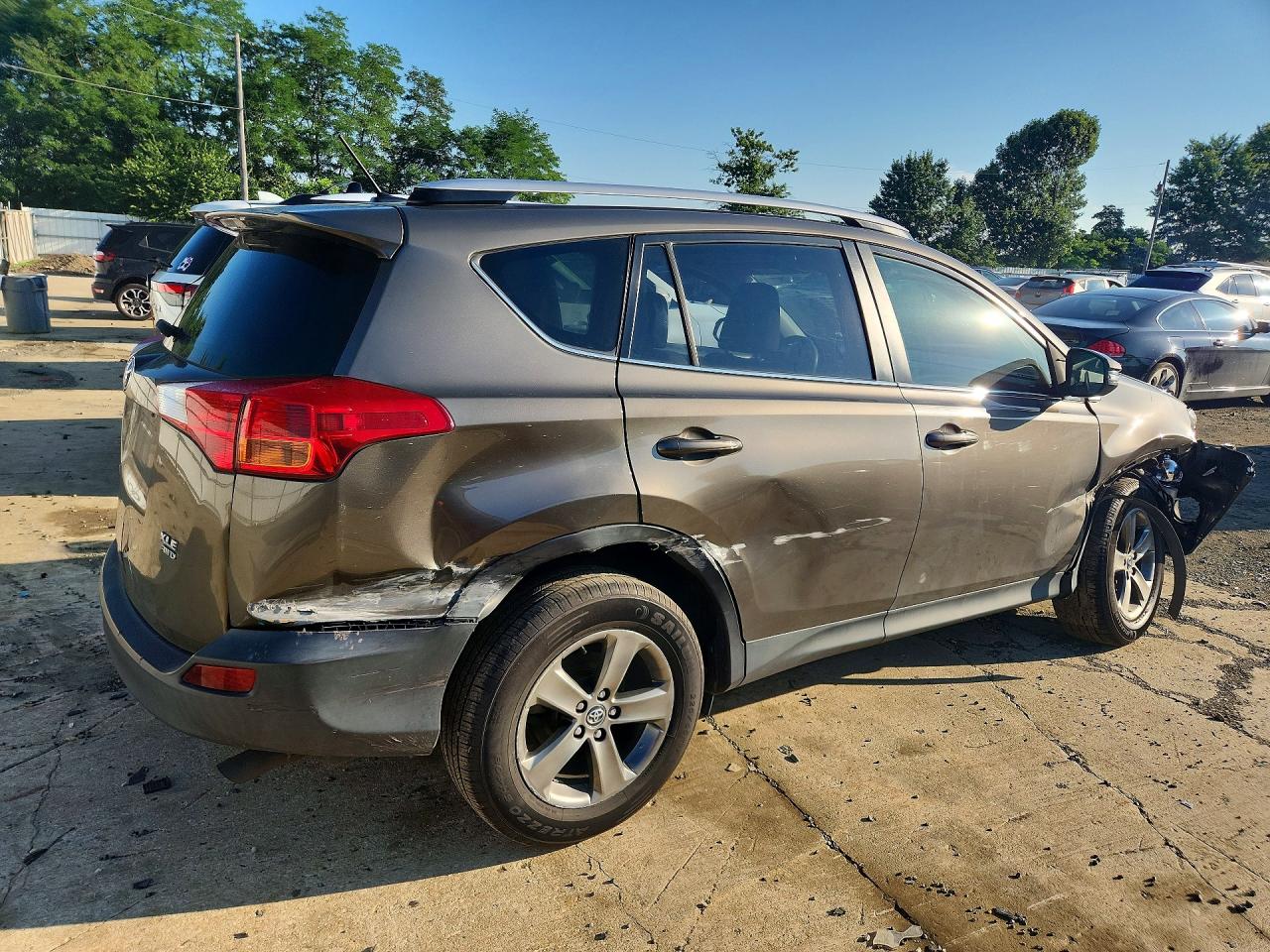 2015 Toyota Rav4 Xle Gray vin: JTMRFREV6FD156382
