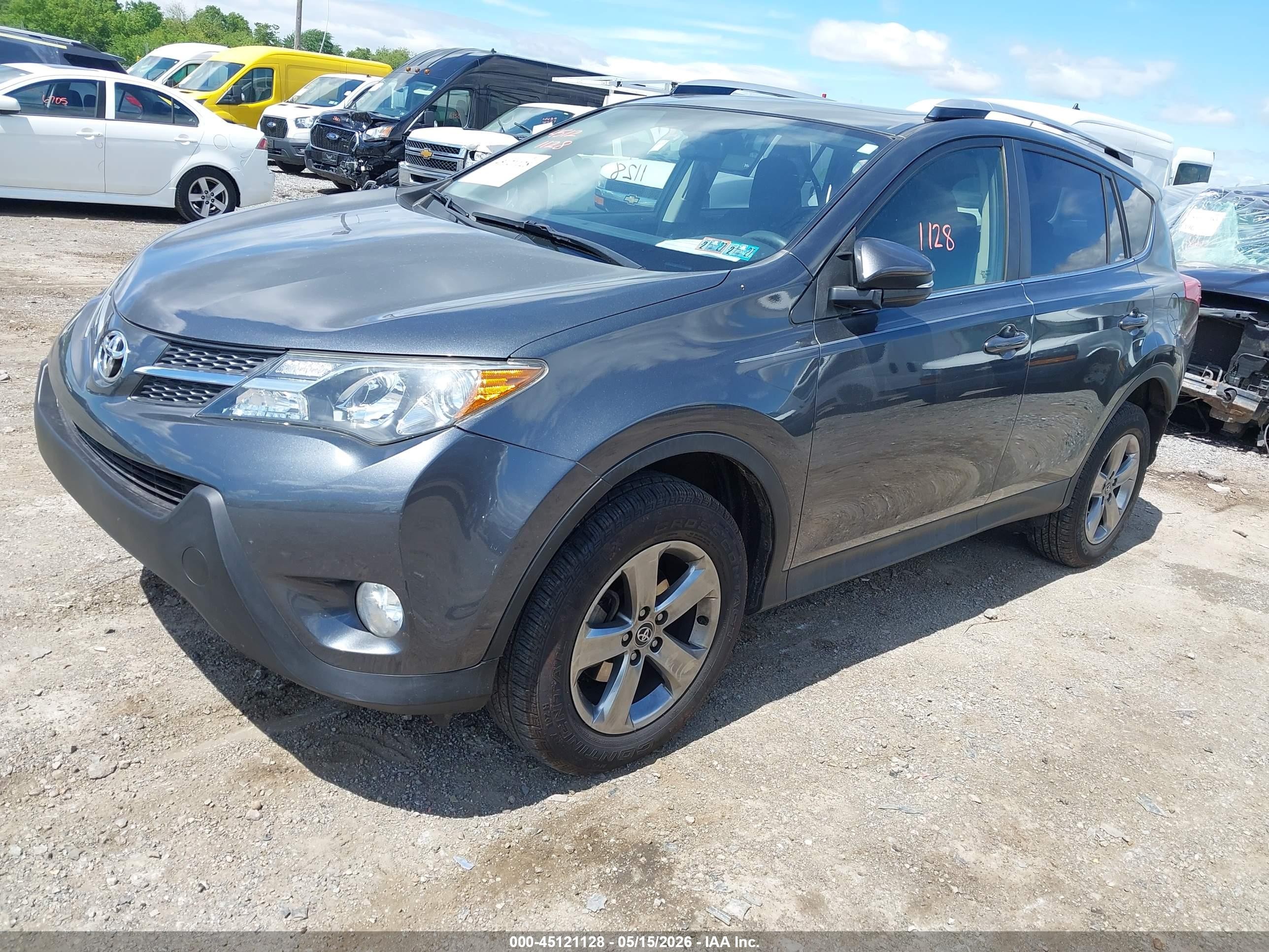 2015 Toyota Rav4 Xle Gray vin: JTMRFREV6FD158570
