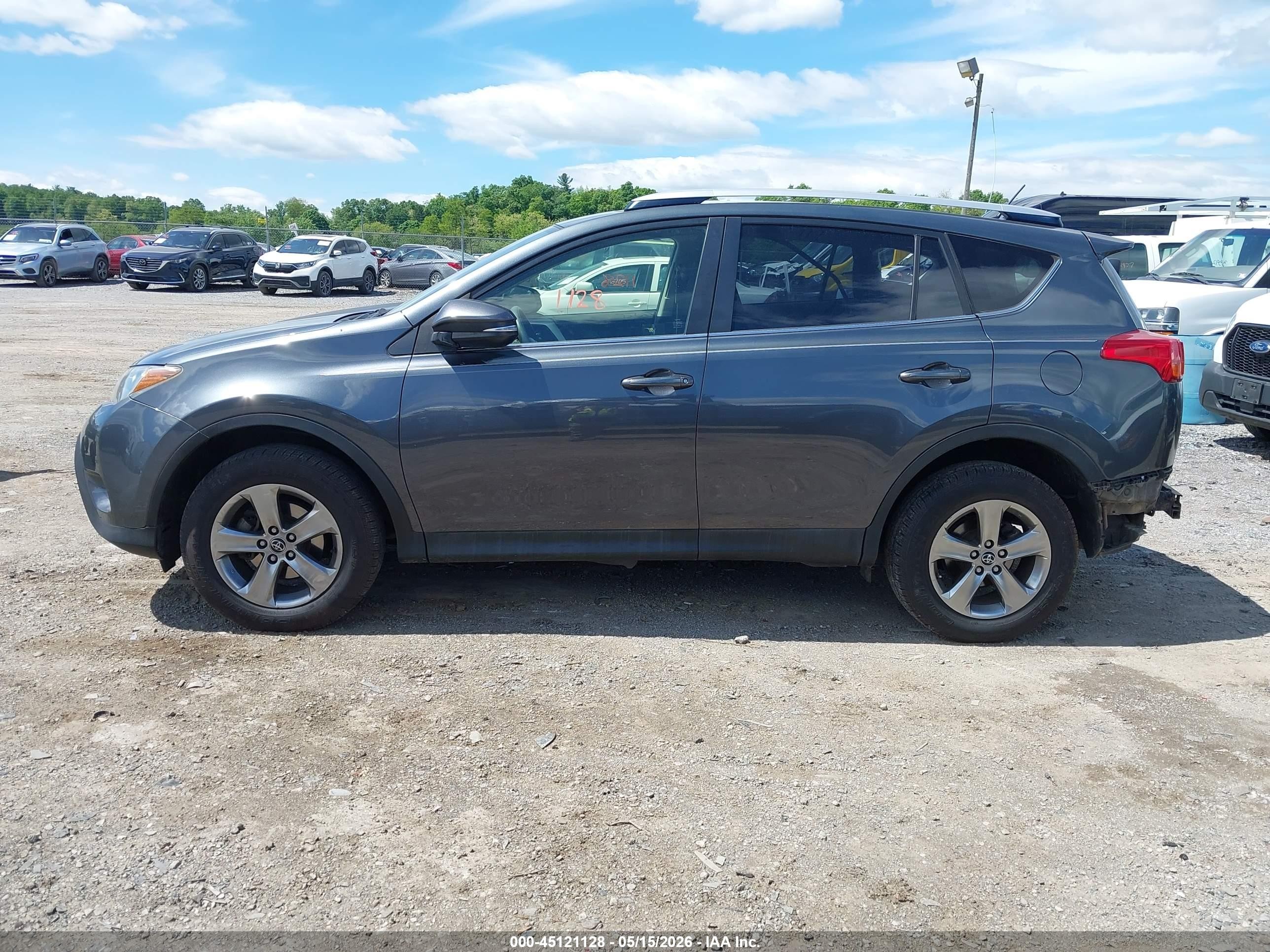 2015 Toyota Rav4 Xle Gray vin: JTMRFREV6FD158570