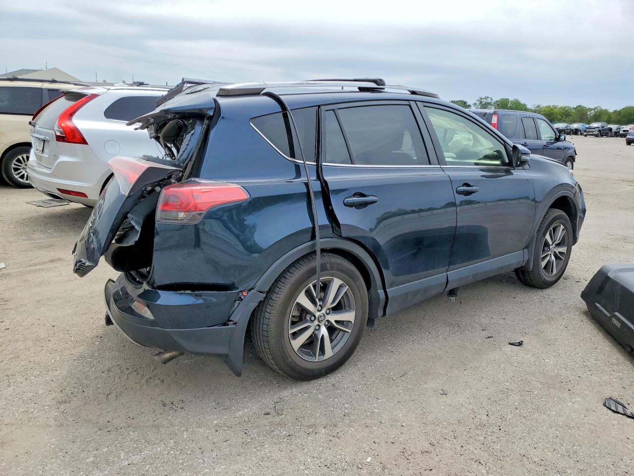 2017 Toyota Rav4 Xle Синий vin: JTMRFREV6HJ113956