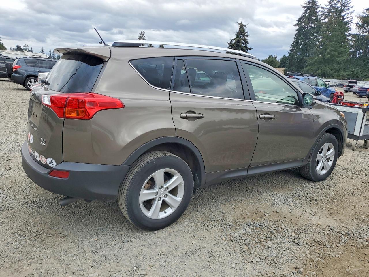 2013 Toyota Rav4 Xle Beige vin: JTMRFREV7D5005848