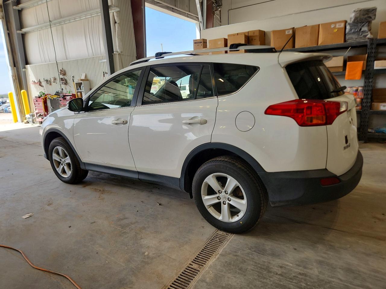 2013 Toyota Rav4 Xle White vin: JTMRFREV7D5028269