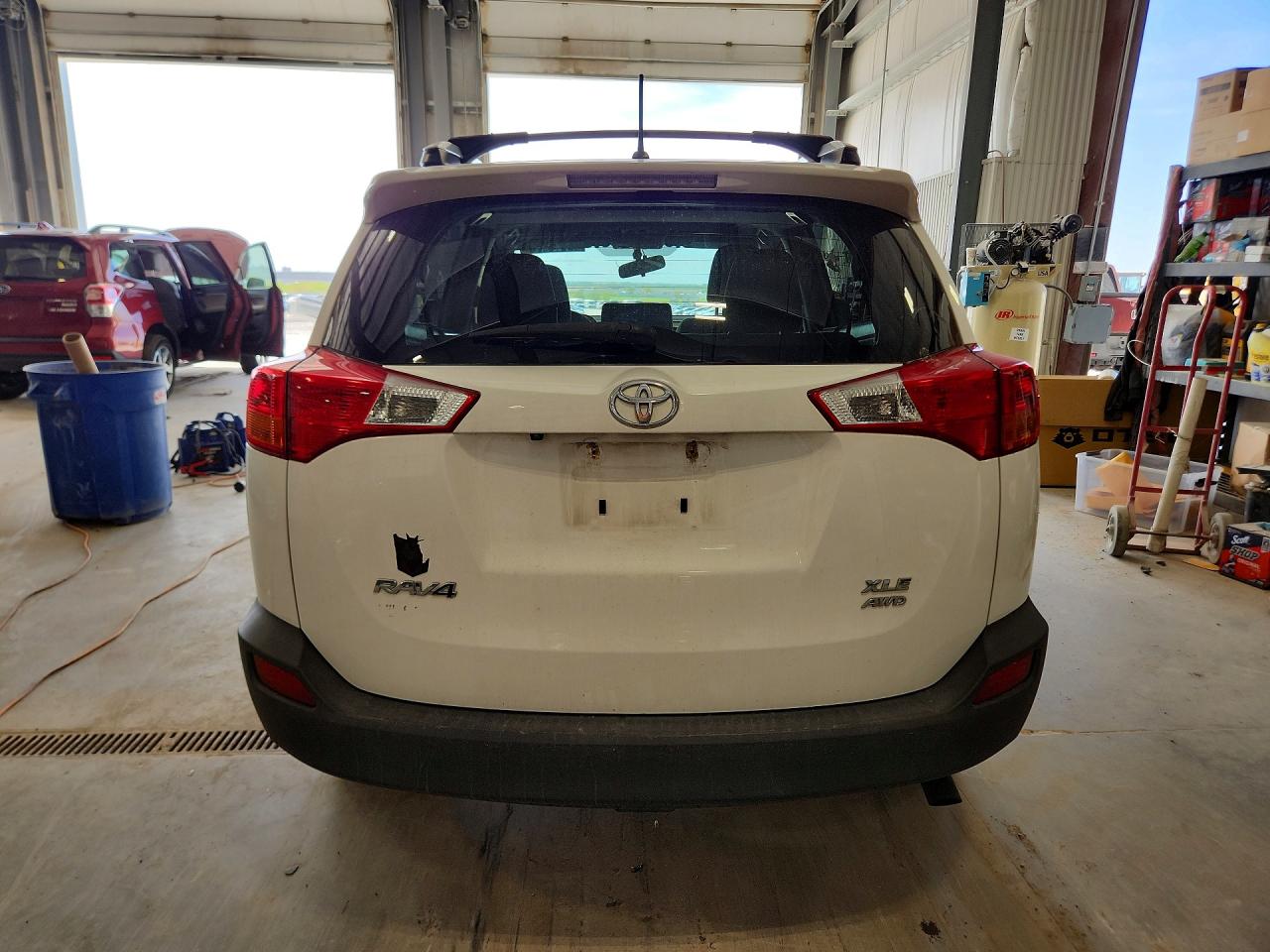 2013 Toyota Rav4 Xle White vin: JTMRFREV7D5028269
