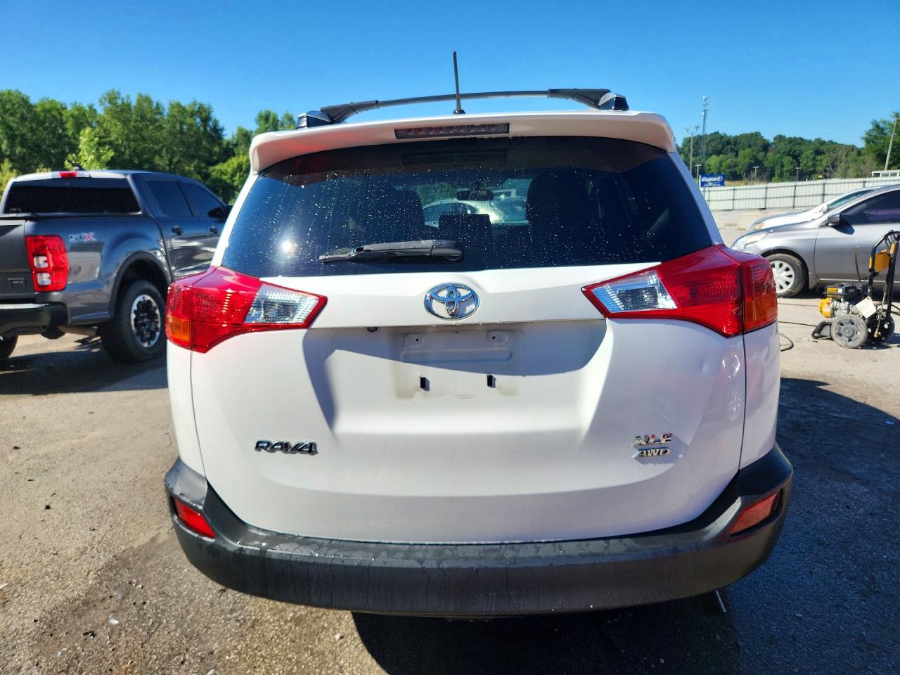 2013 Toyota Rav4 Xle White vin: JTMRFREV7DD017648