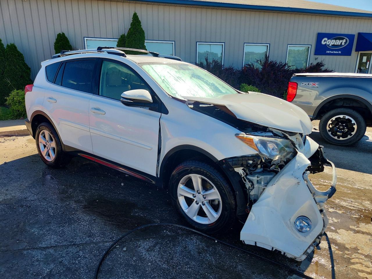 2013 Toyota Rav4 Xle White vin: JTMRFREV7DD017648