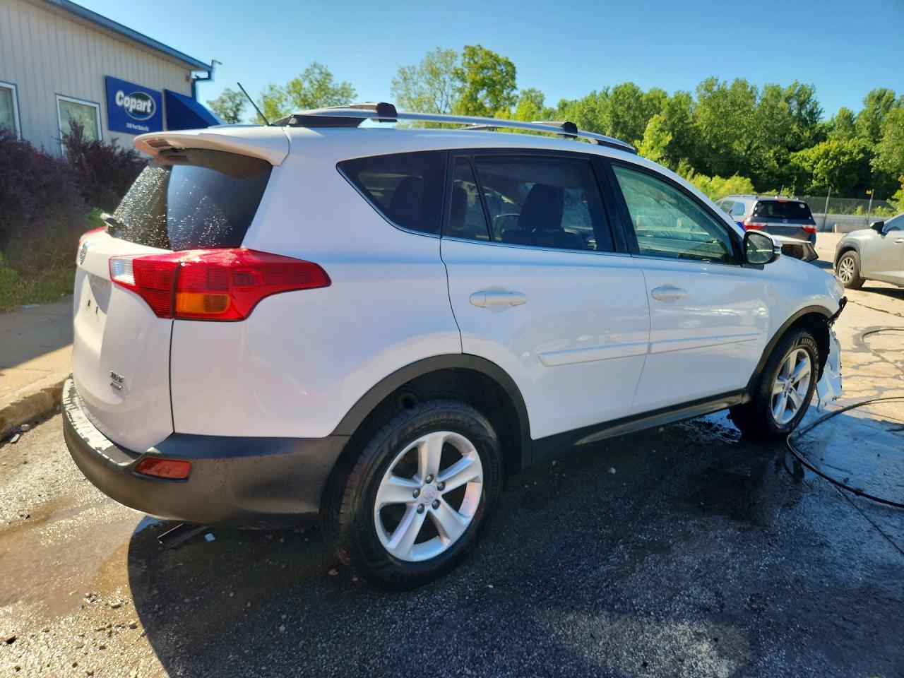 2013 Toyota Rav4 Xle White vin: JTMRFREV7DD017648