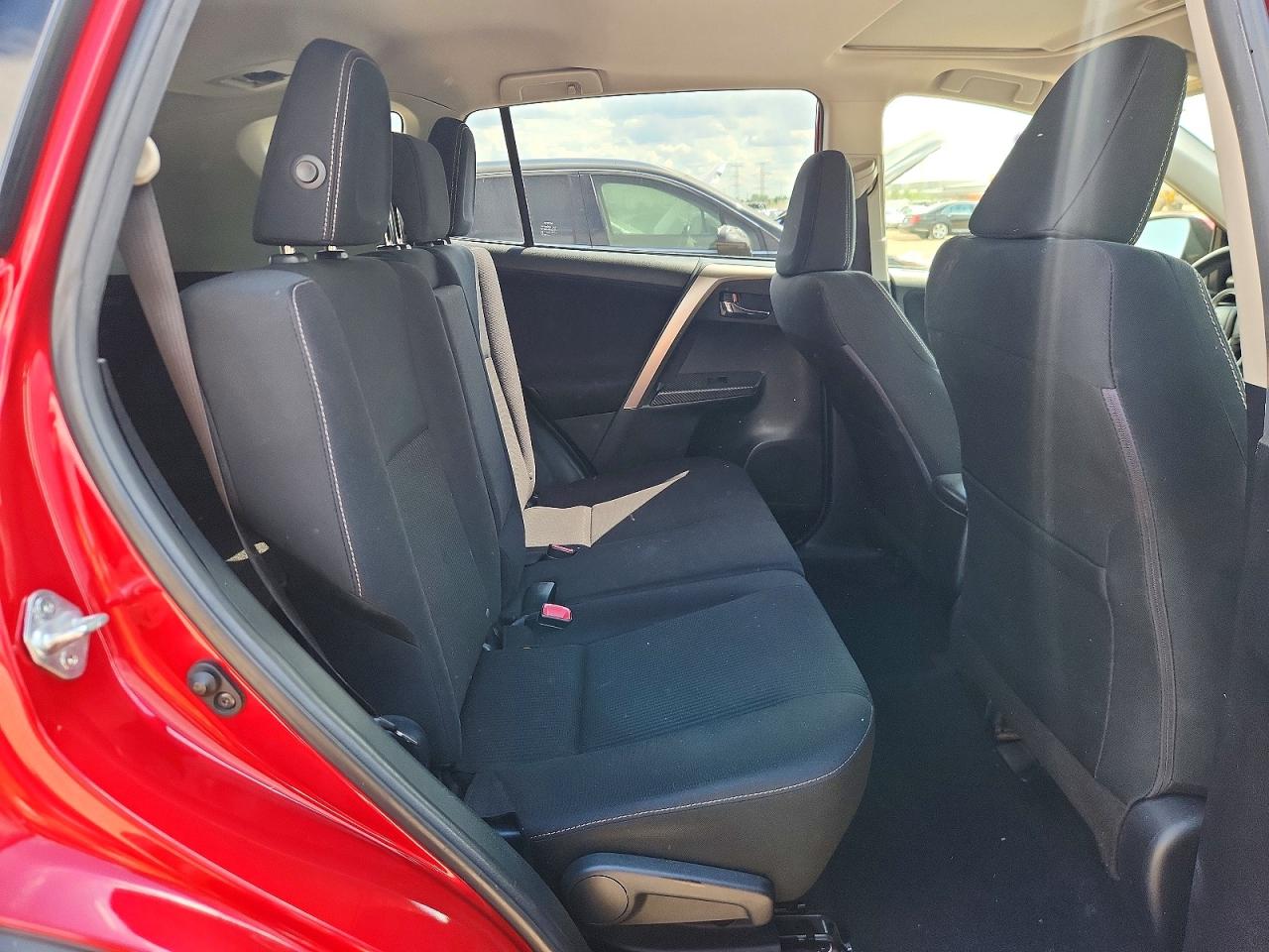2014 Toyota Rav4 Xle Red vin: JTMRFREV7EJ005311