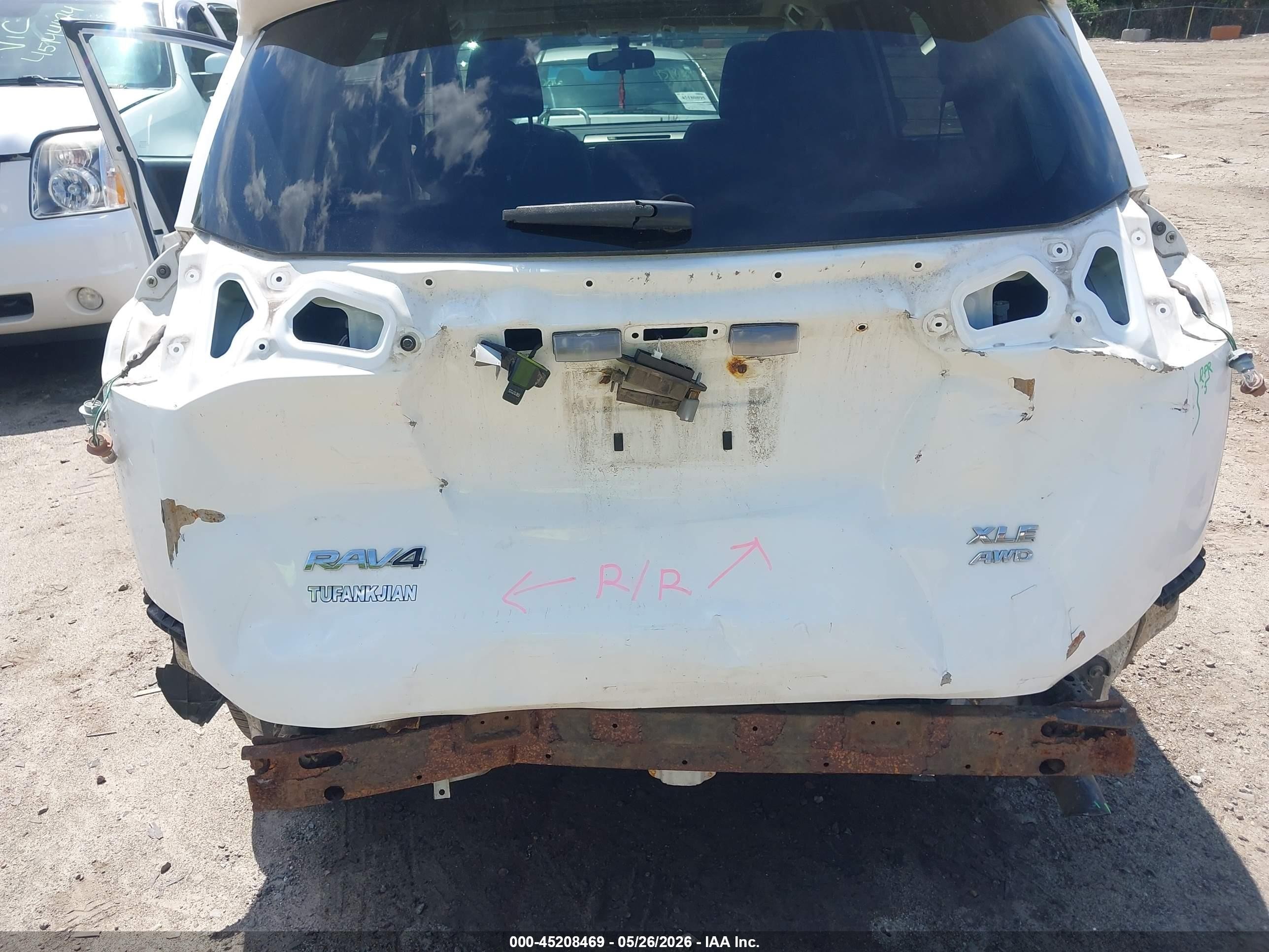 2015 Toyota Rav4 Xle White vin: JTMRFREV7FD104906