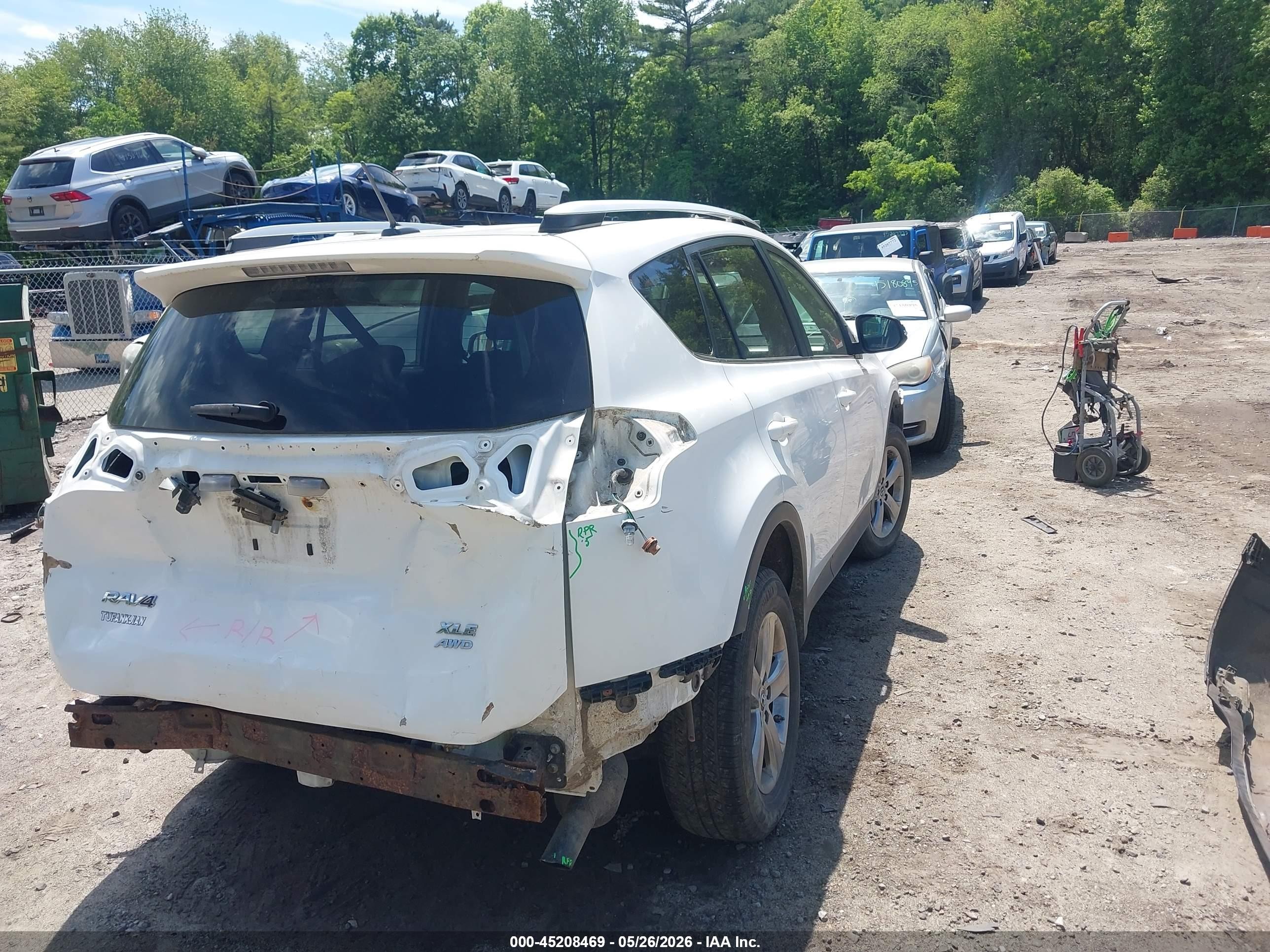 2015 Toyota Rav4 Xle White vin: JTMRFREV7FD104906
