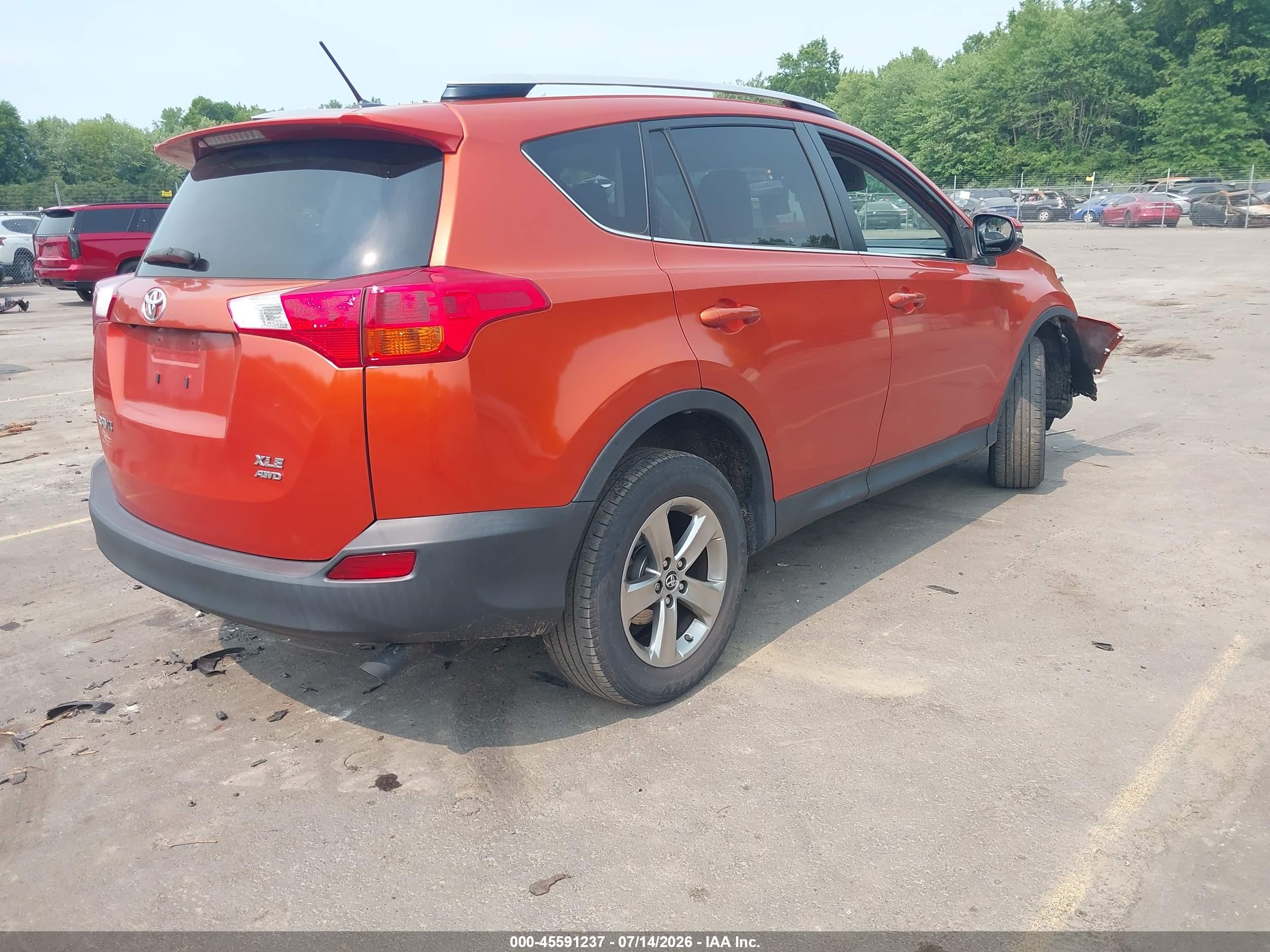 2015 Toyota Rav4 Xle Оранжевый vin: JTMRFREV7FD119180