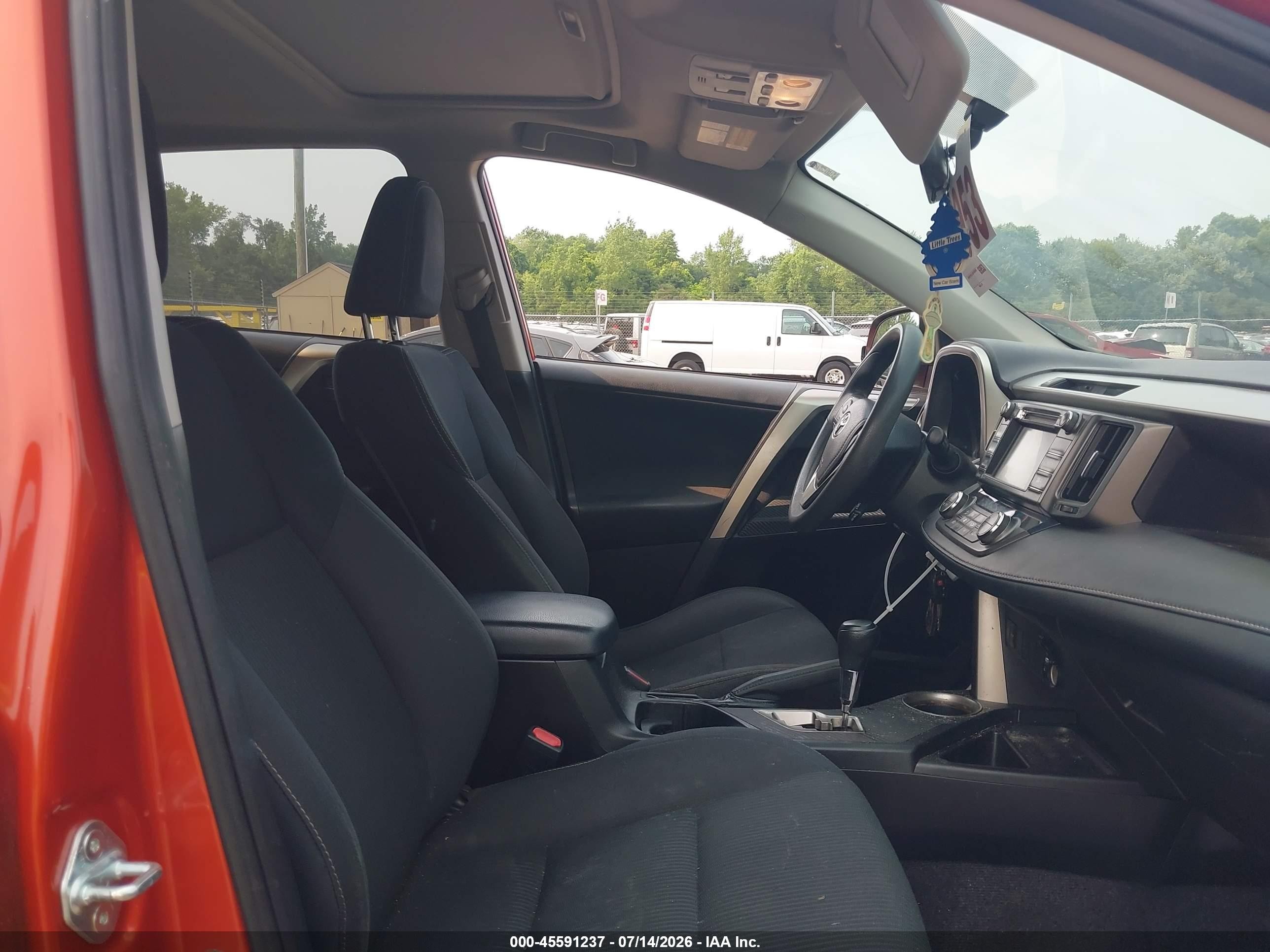 2015 Toyota Rav4 Xle Оранжевый vin: JTMRFREV7FD119180