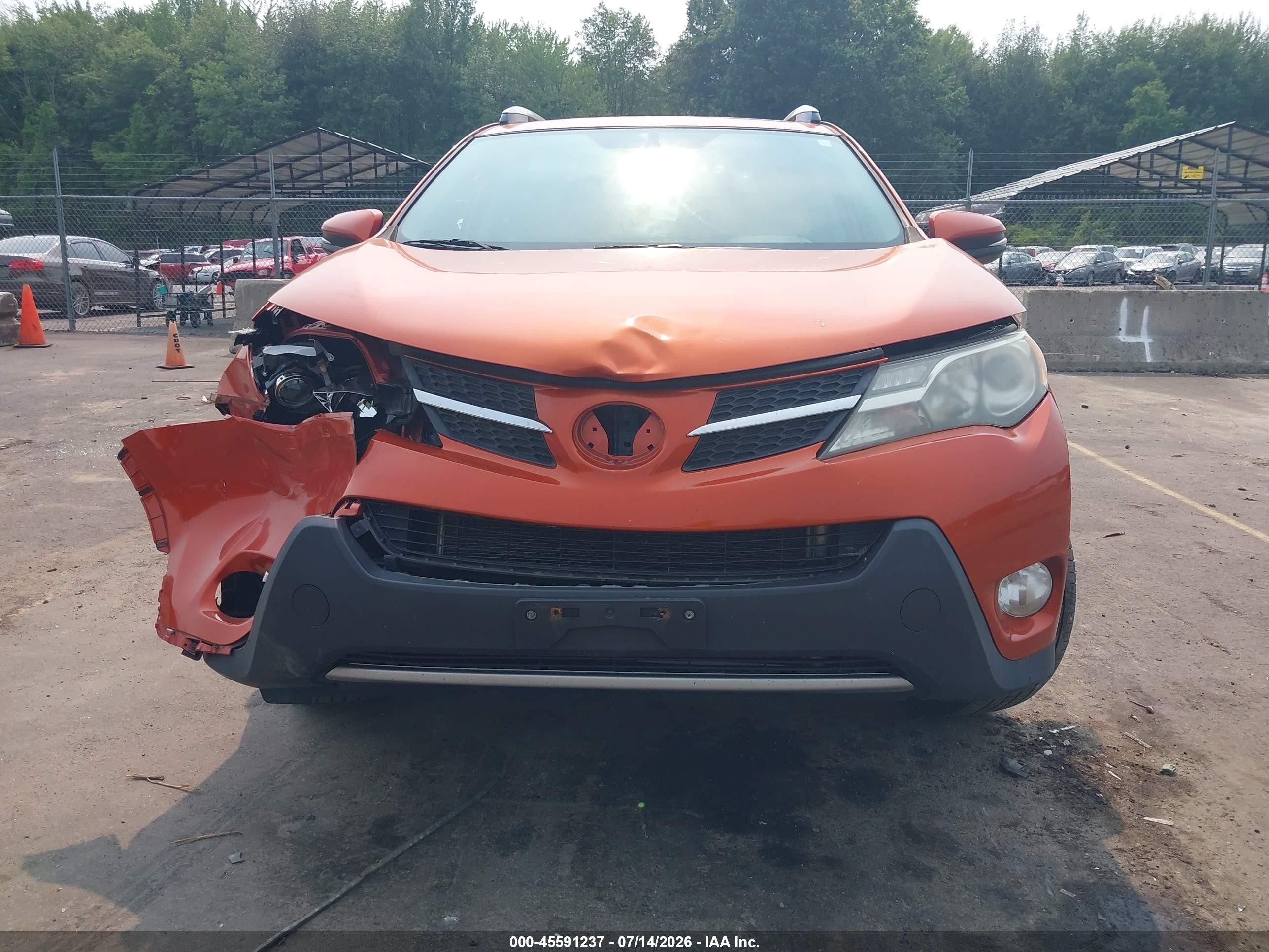 2015 Toyota Rav4 Xle Оранжевый vin: JTMRFREV7FD119180