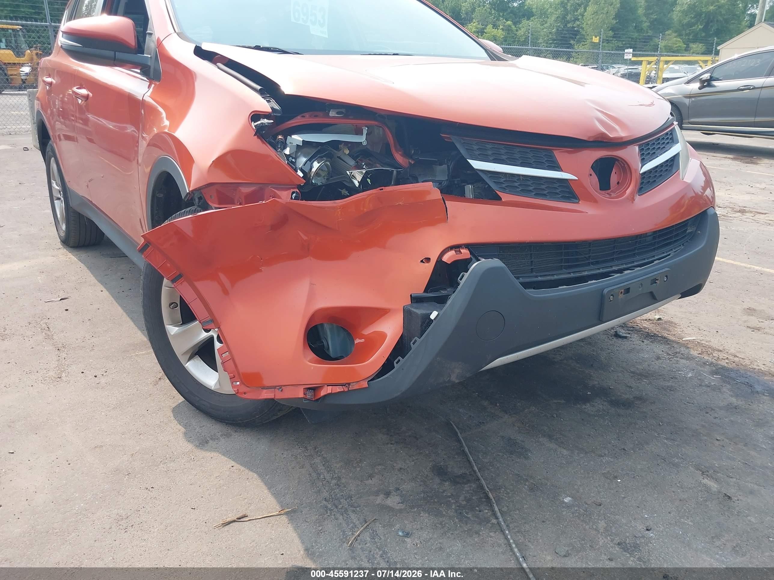 2015 Toyota Rav4 Xle Оранжевый vin: JTMRFREV7FD119180