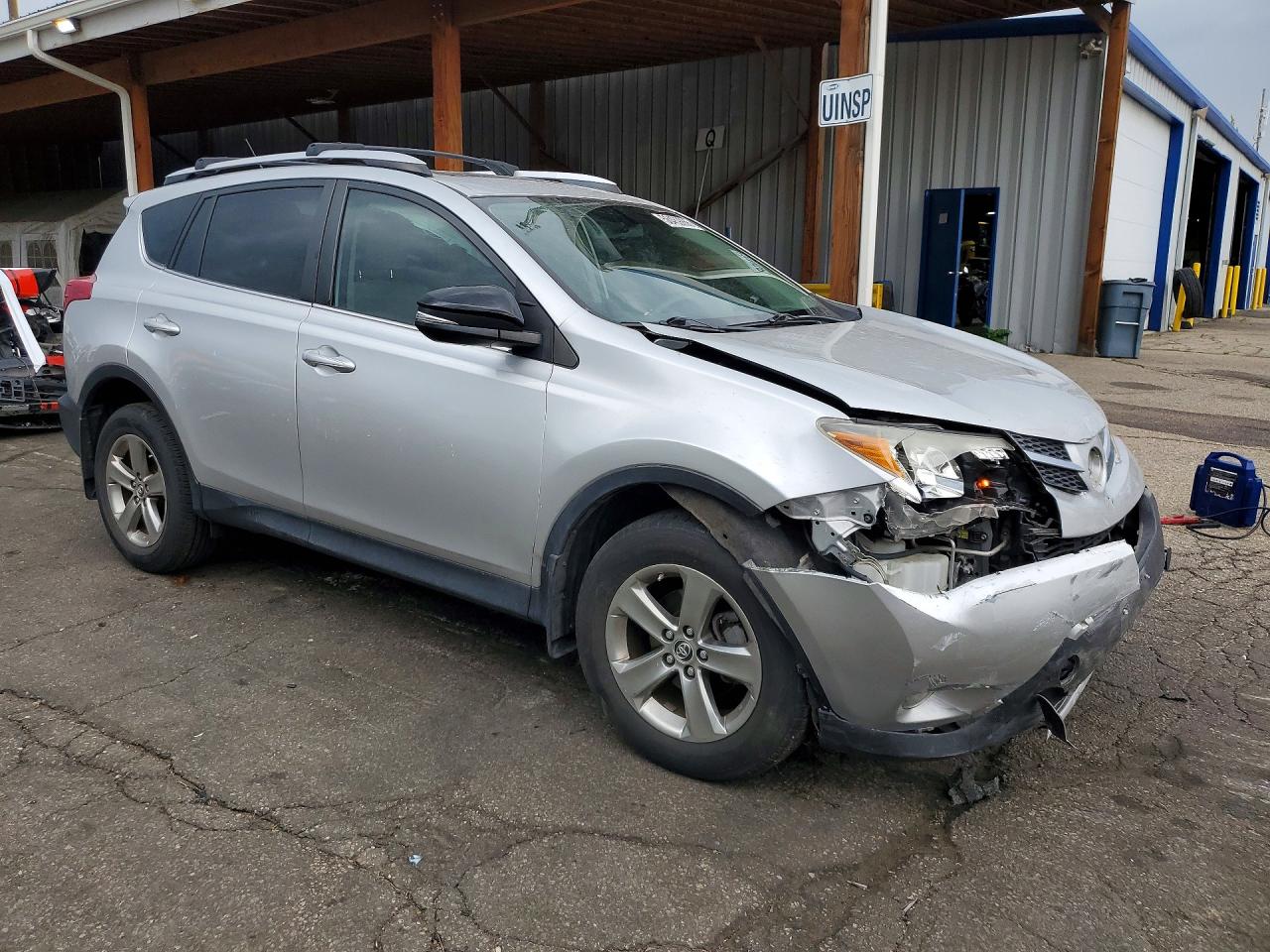 2015 Toyota Rav4 Xle Silver vin: JTMRFREV7FD127019